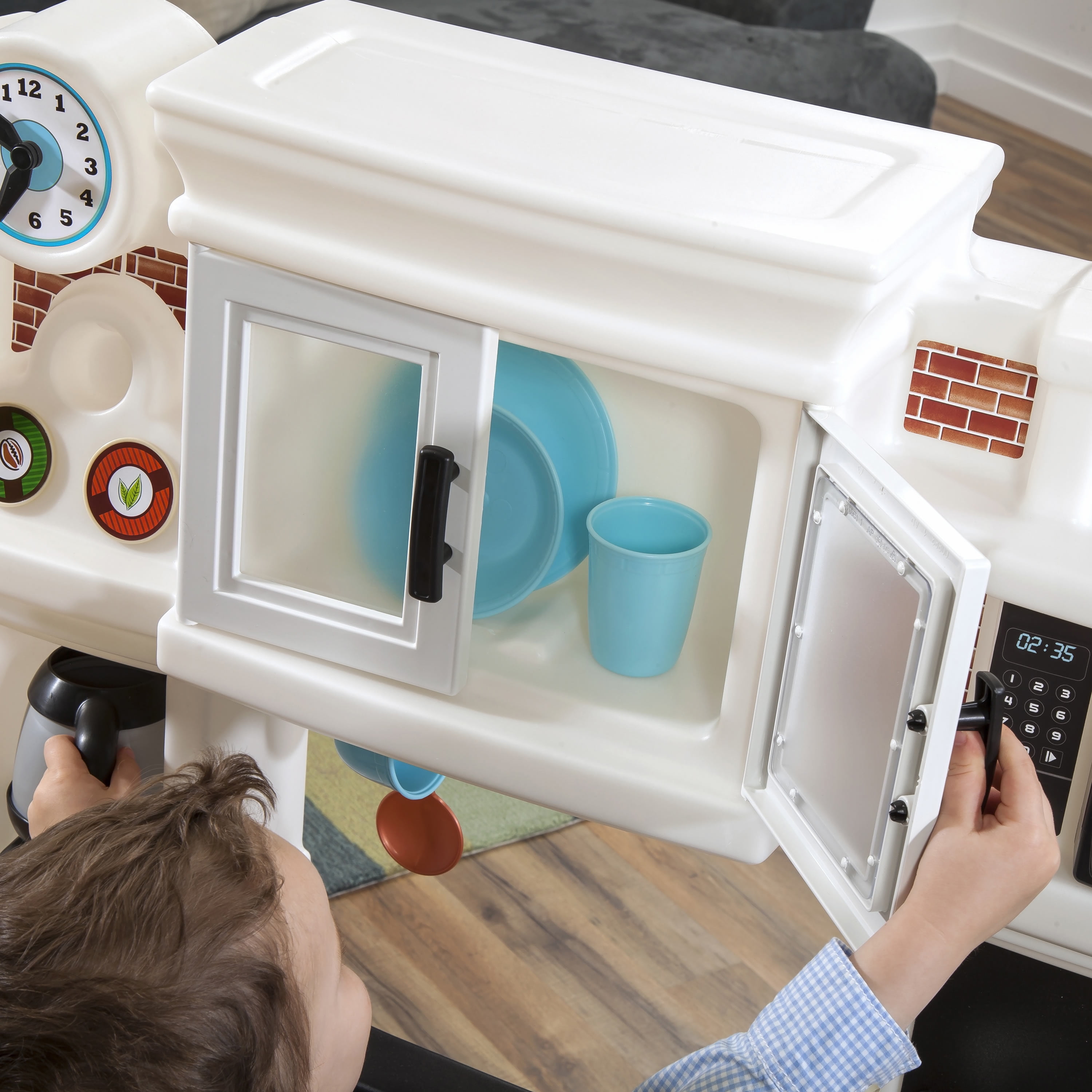 Step2 Great Gourmet Tan and White Plastic Kid Kitchen Playset includes 35 Piece Toy Kitchen Playset - Image 14