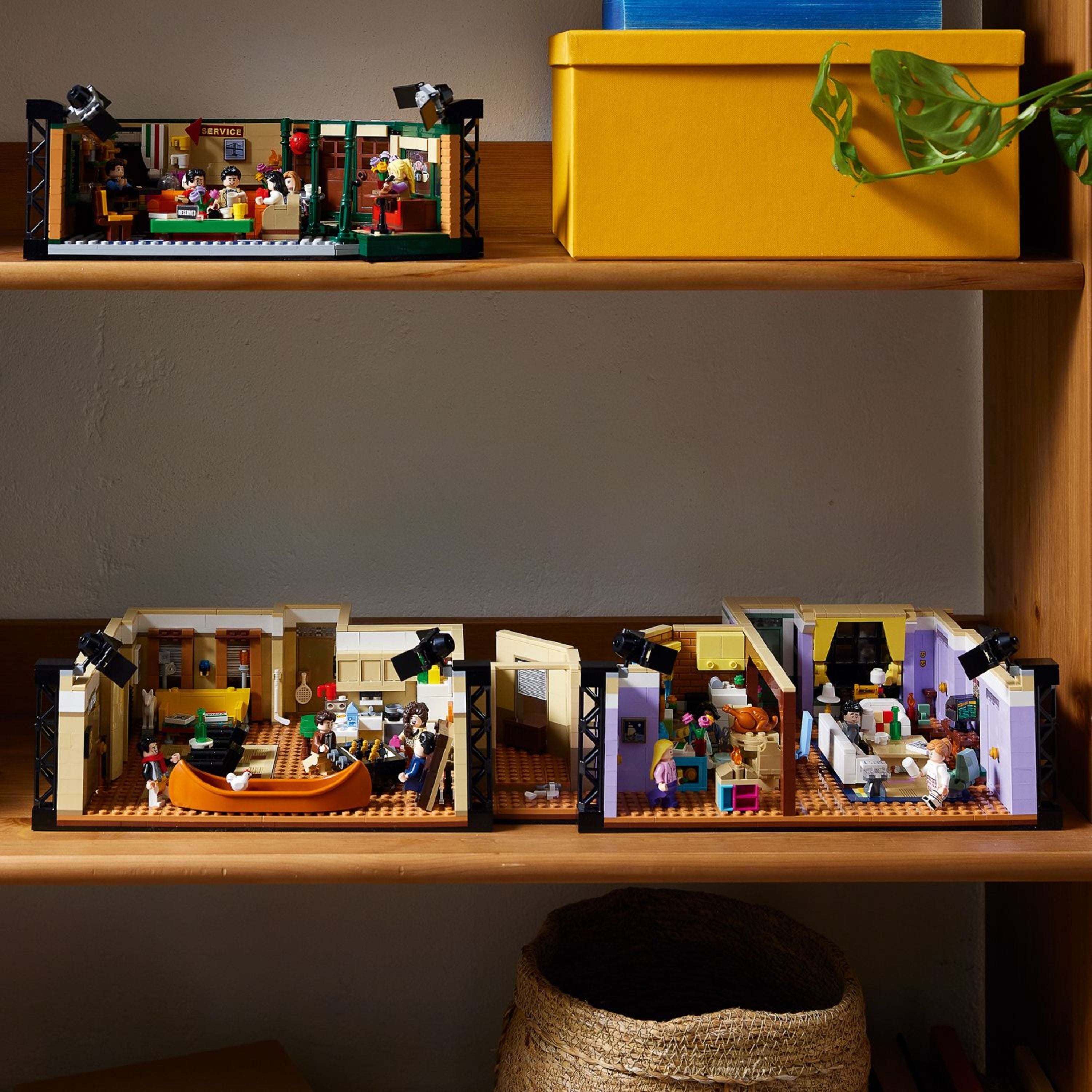 LEGO The Friends Apartments 10292 Building Kit; Build a Displayable Model with Details from the Iconic TV Show (2,048 Pieces) - Image 6