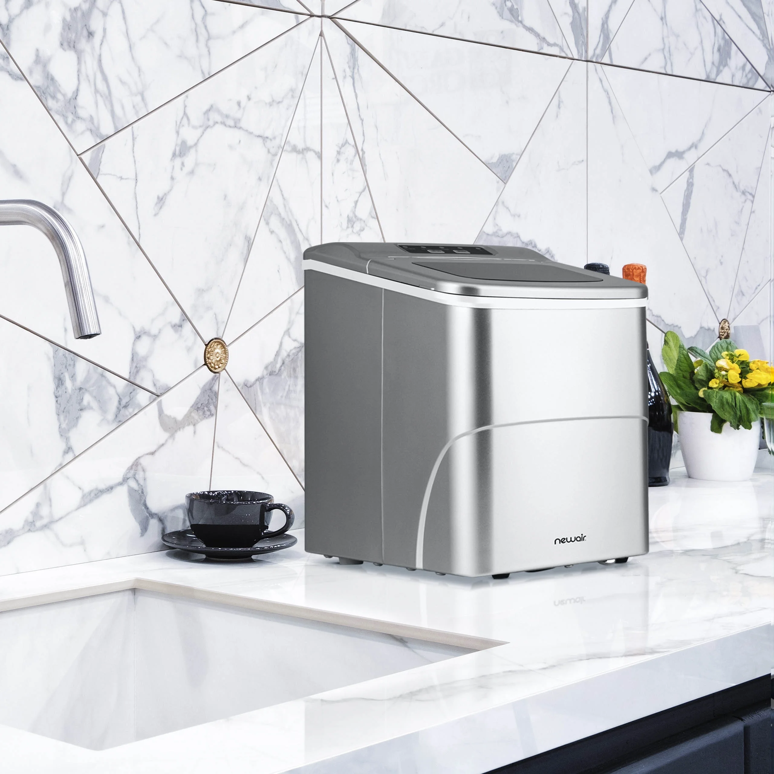 Newair 26 lbs. Countertop Bullet Ice Maker in Silver- NIM026MS00 - Image 2