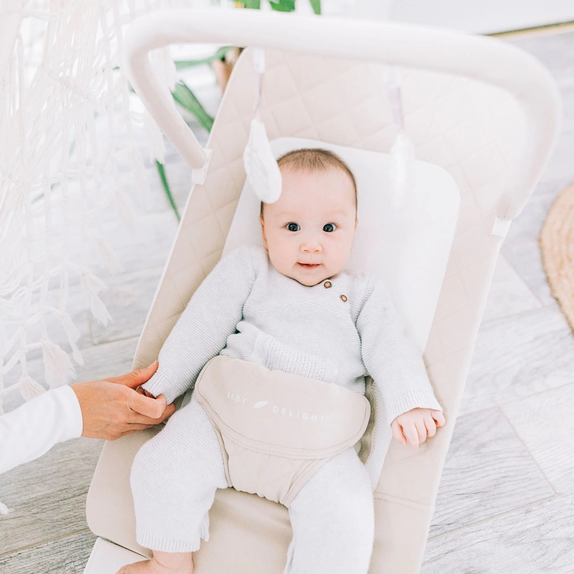 Baby Delight Alpine Deluxe Portable Baby Bouncer, for Infants 0-6 Months, Organic Oat - Image 9