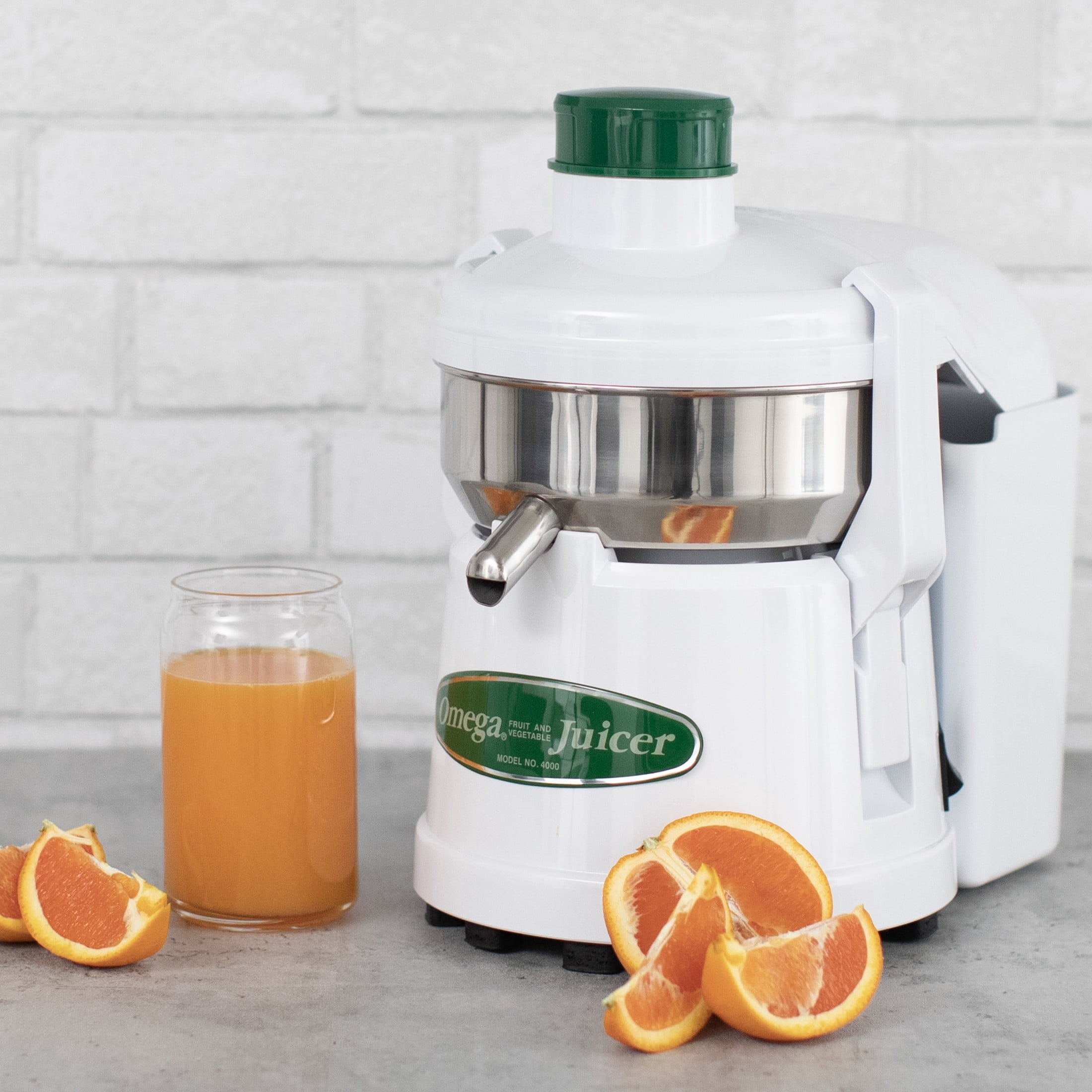 Omega High-Speed Automatic Pulp Ejection Juicer, in White (J4000) - Image 5