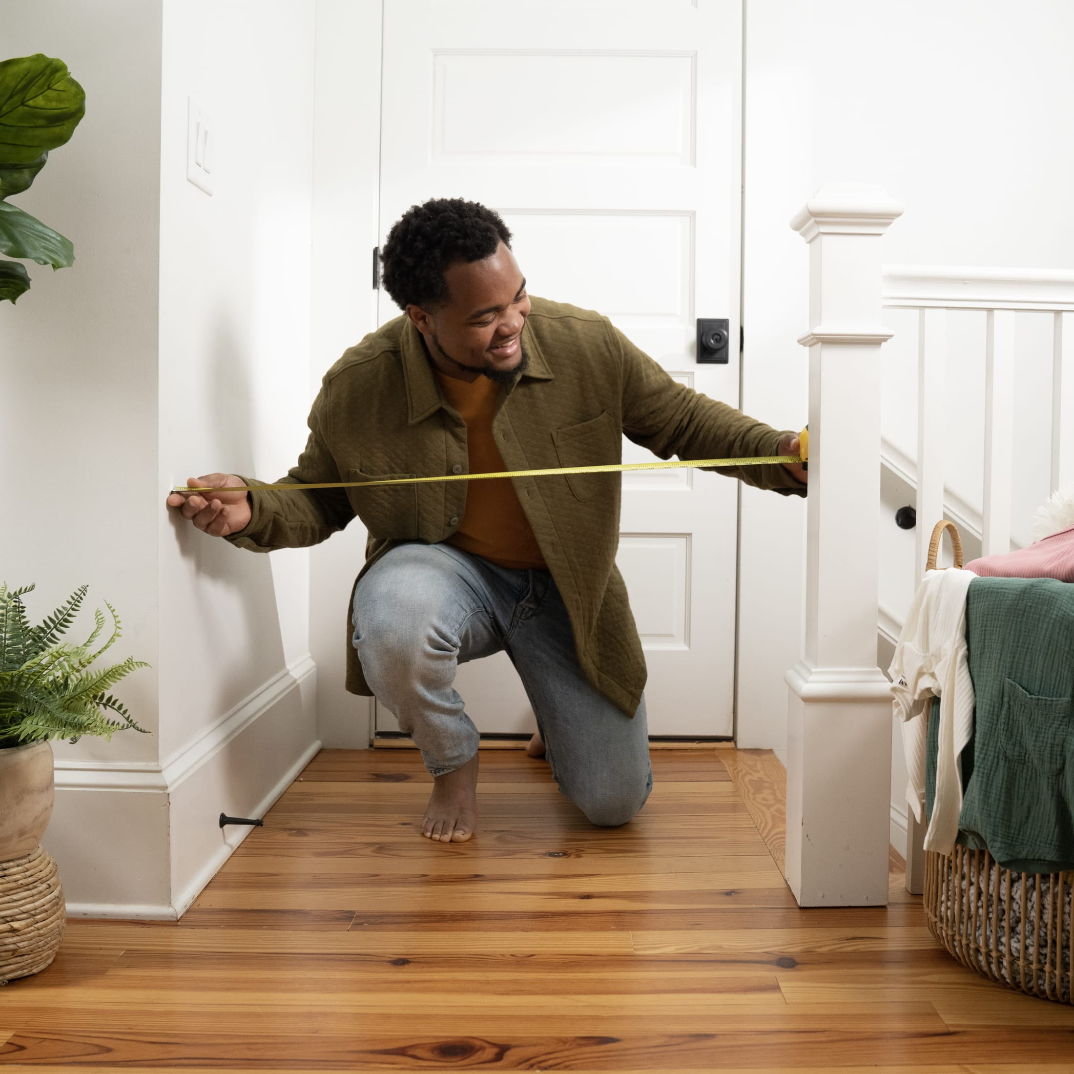 Ingenuity Thruway 52W Series Pet and Baby Gate, Espresso Metal, Openings from 27.5” to 52" Wide - Image 4