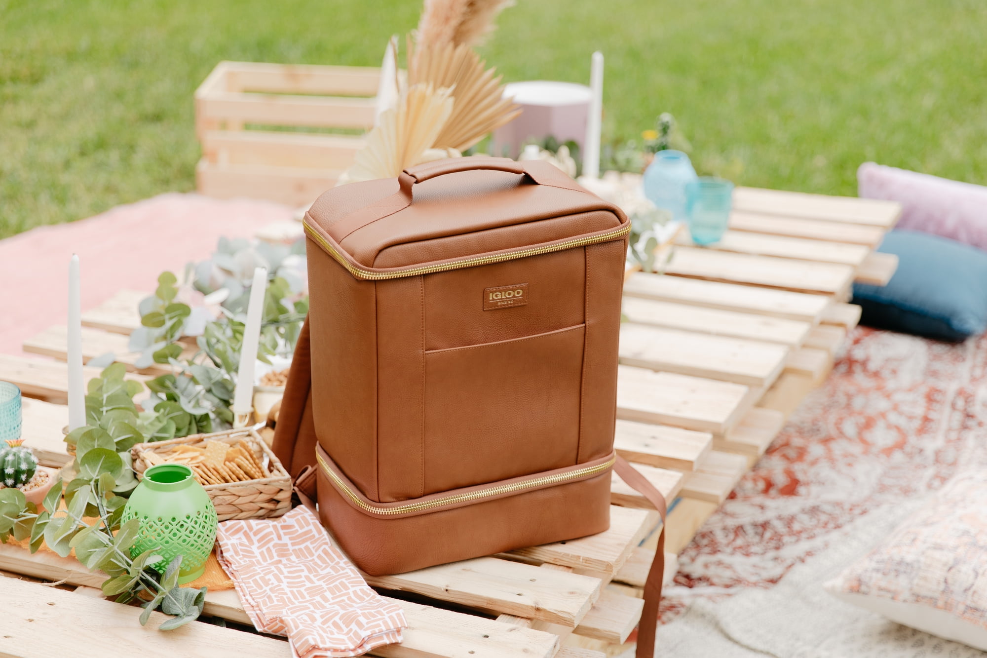 Igloo Luxe Dual Compartment Backpack 16 cans Soft Cooler, Cognac Brown - Image 7