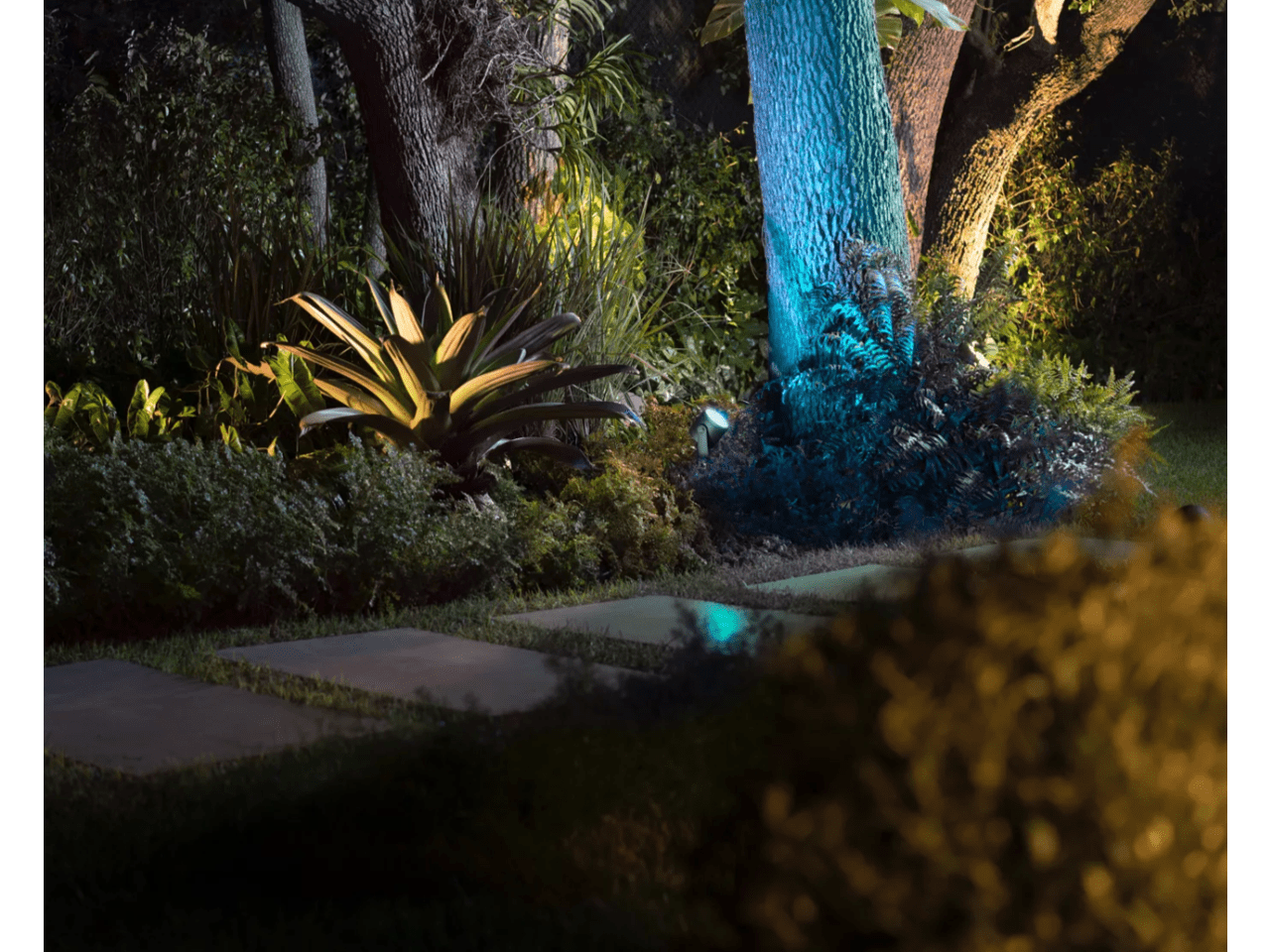 Philips Hue 1746230V7 Lily XL Outdoor Spot Light - Image 5