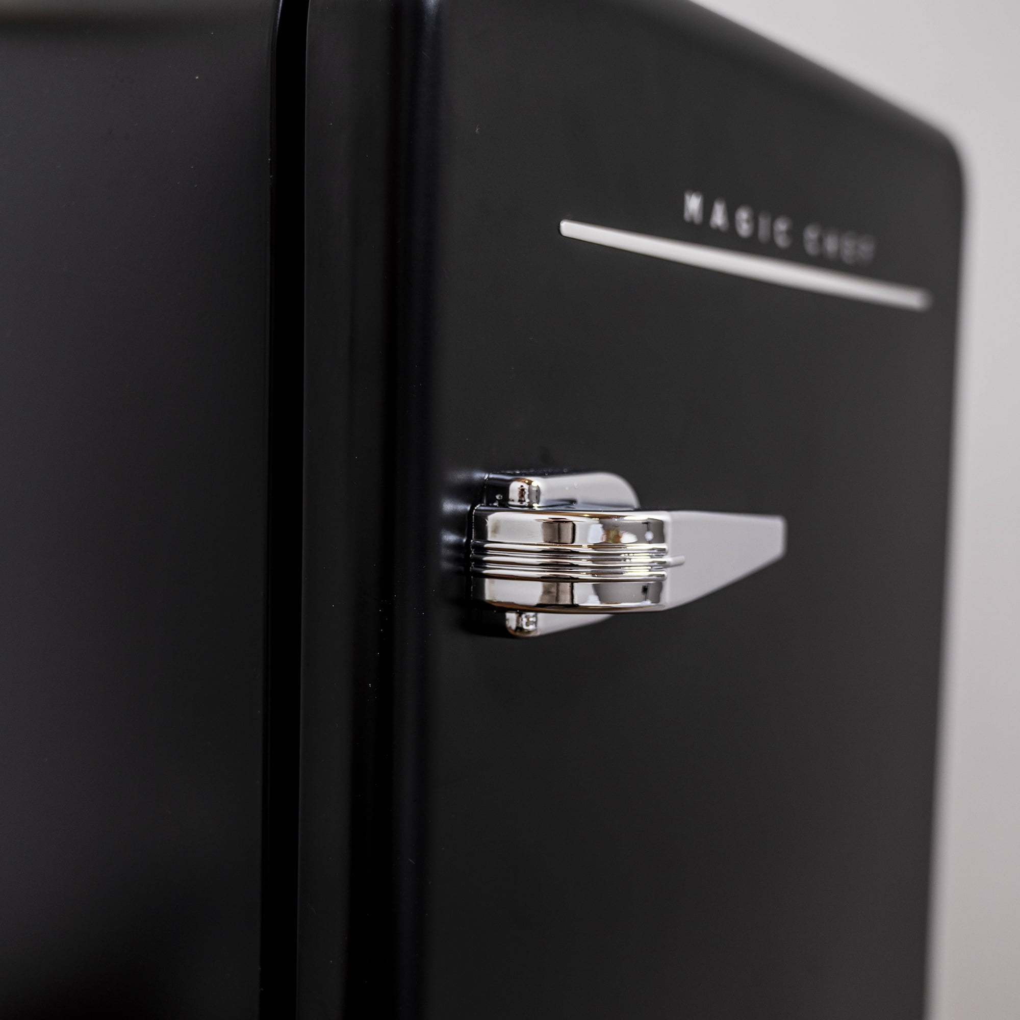 Magic Chef 1.6 Cu. Ft. Retro Mini Fridge with LED Light, Black, 34 lbs - Image 10