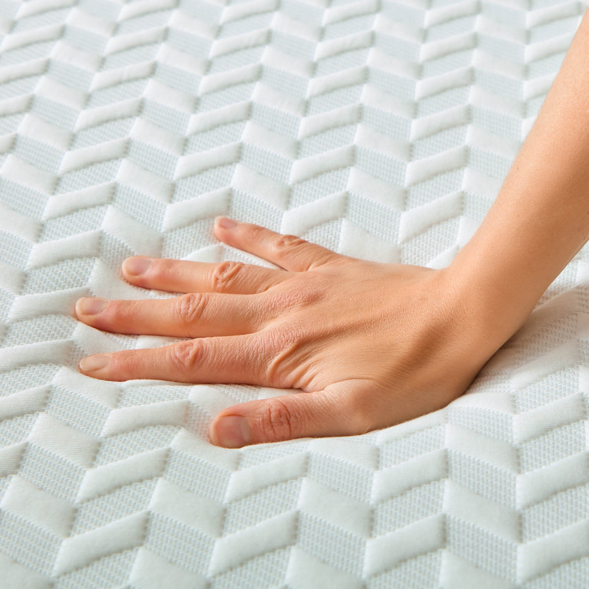 Lucid Refresh Queen Tight Top 10" Firm Memory Foam Mattress with Gel Infusion and Ventilation - Image 4