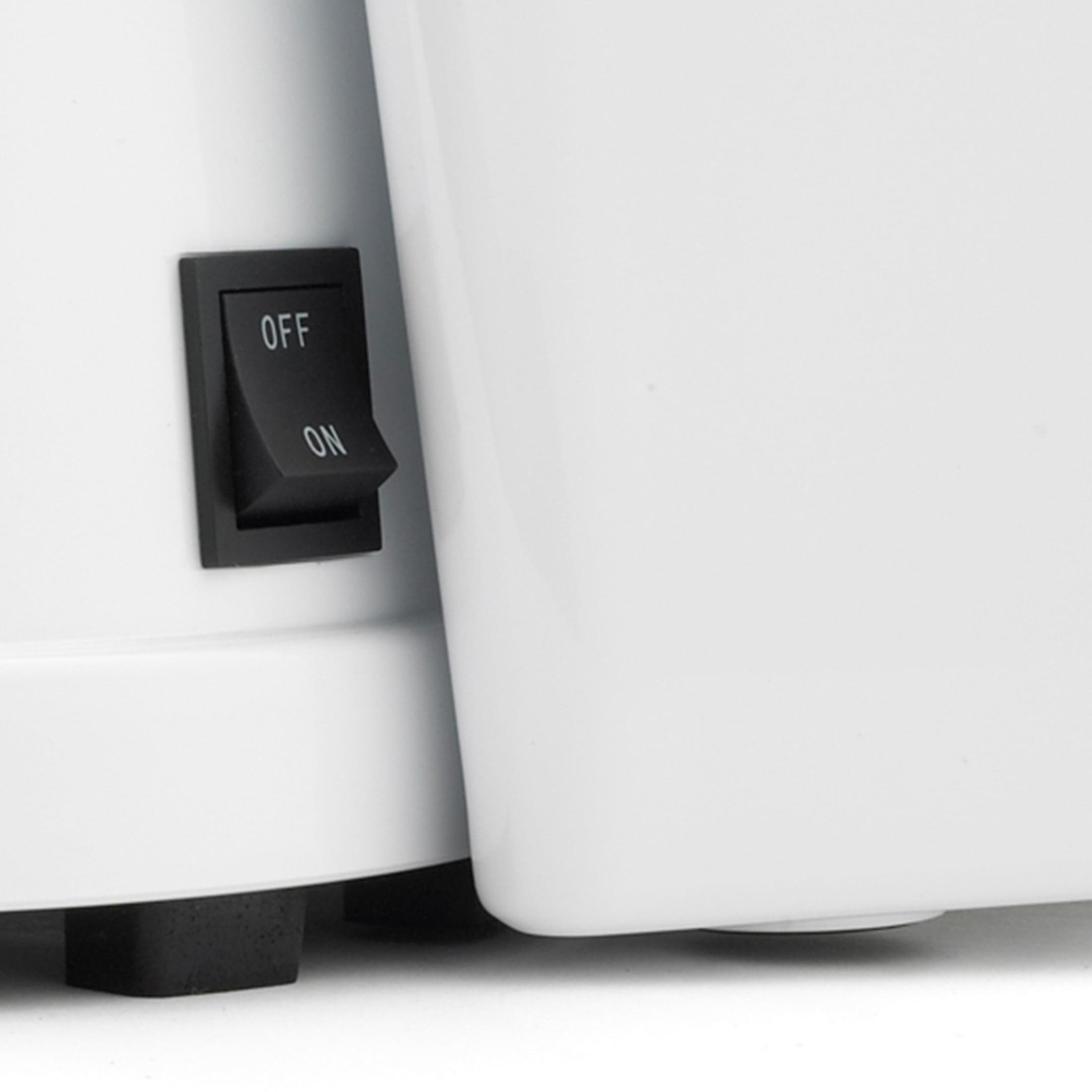 Omega High-Speed Automatic Pulp Ejection Juicer, in White (J4000) - Image 6