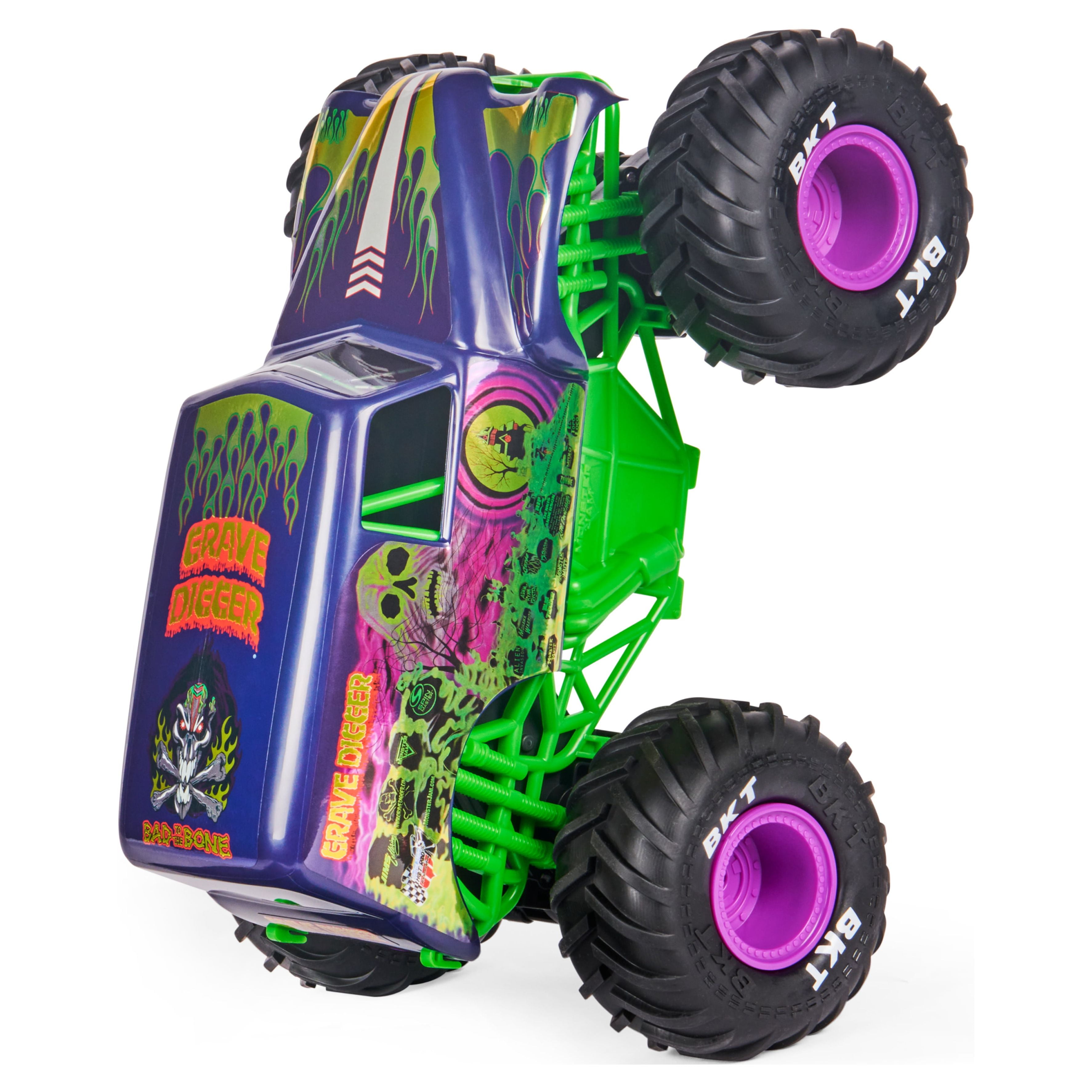 Monster Jam Grave Digger Freestyle Force RC Monster Truck, 1:15 Scale - Image 5