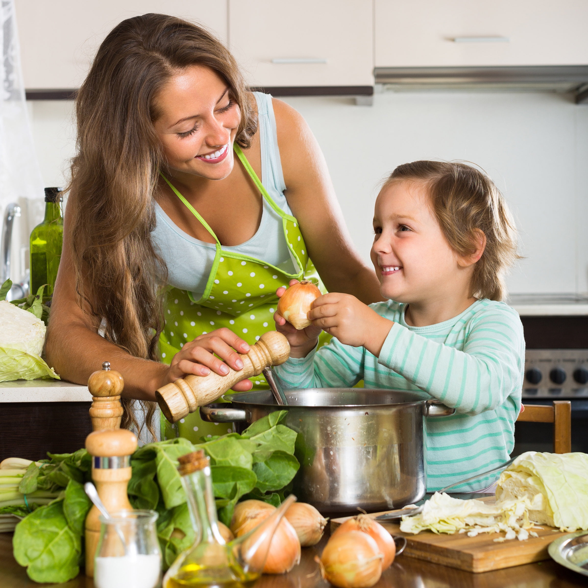 Large Stock Pot-Stainless Steel Pot with Lid-Compatible with Electric, Gas, Induction or Gas Cooktops-12-Quart Capacity Cookware by Classic Cuisine - Image 5