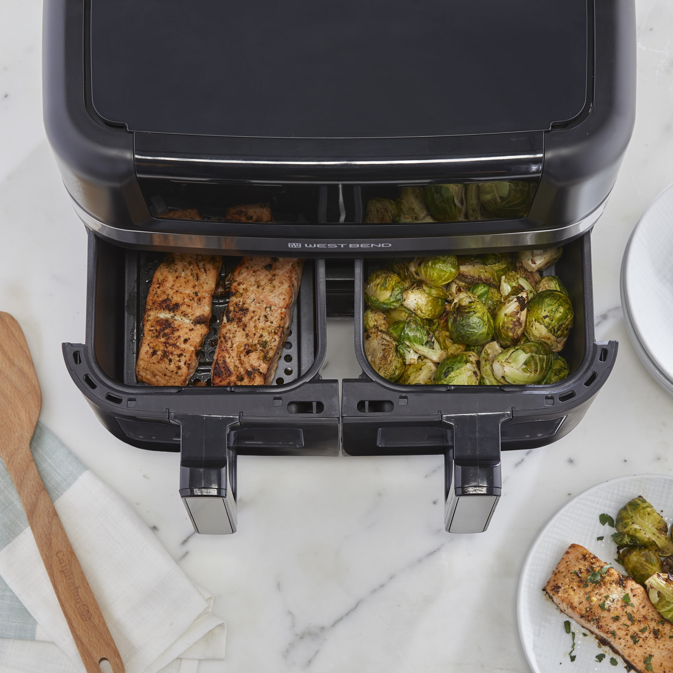 West Bend 10 Qt. Double UP Air Fryer with 15 Presets and Easy-View Windows, in Black (AFWB10BK13) - Image 4