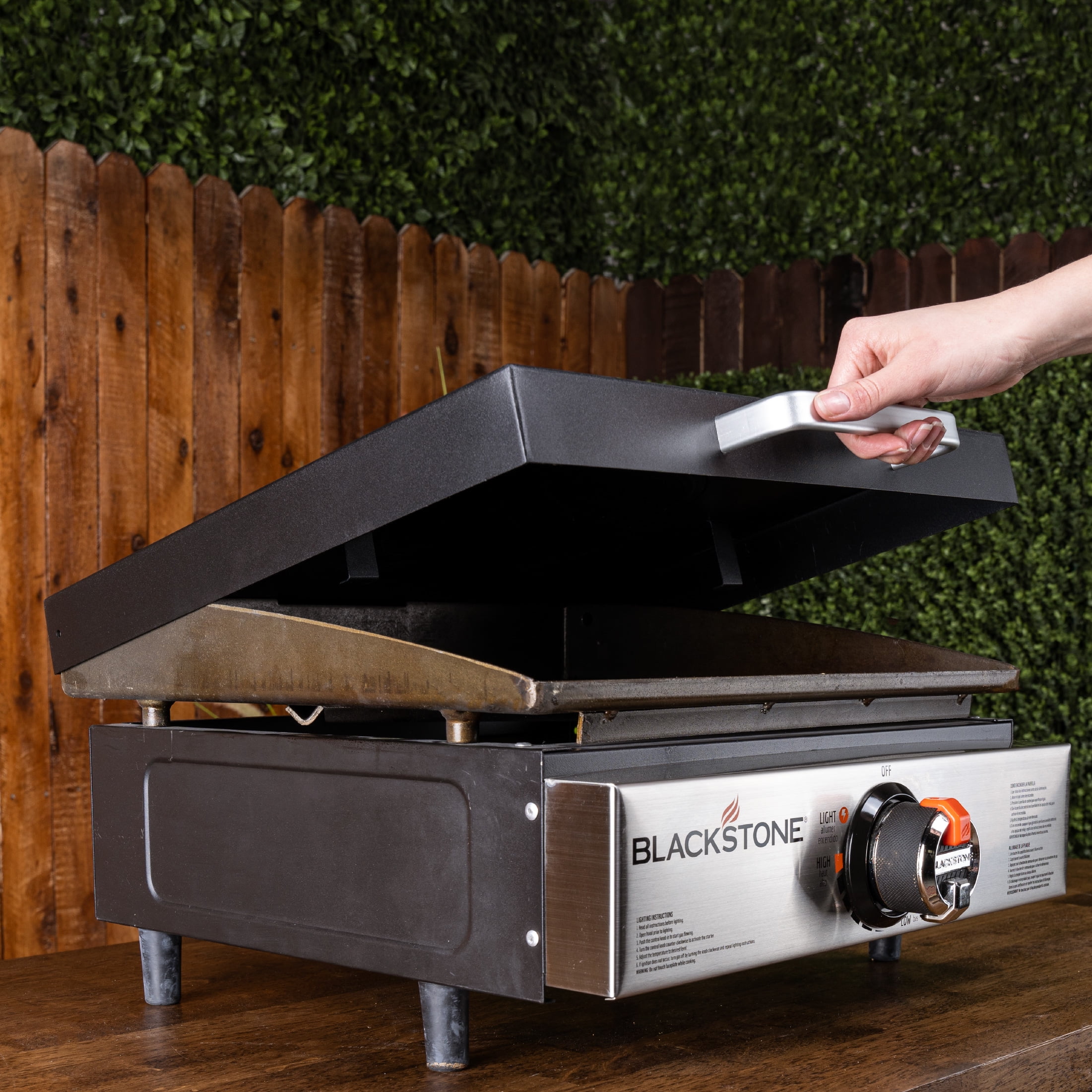 Blackstone 17" Hard Cover with Single Front Handle for 17" Griddles - Image 4