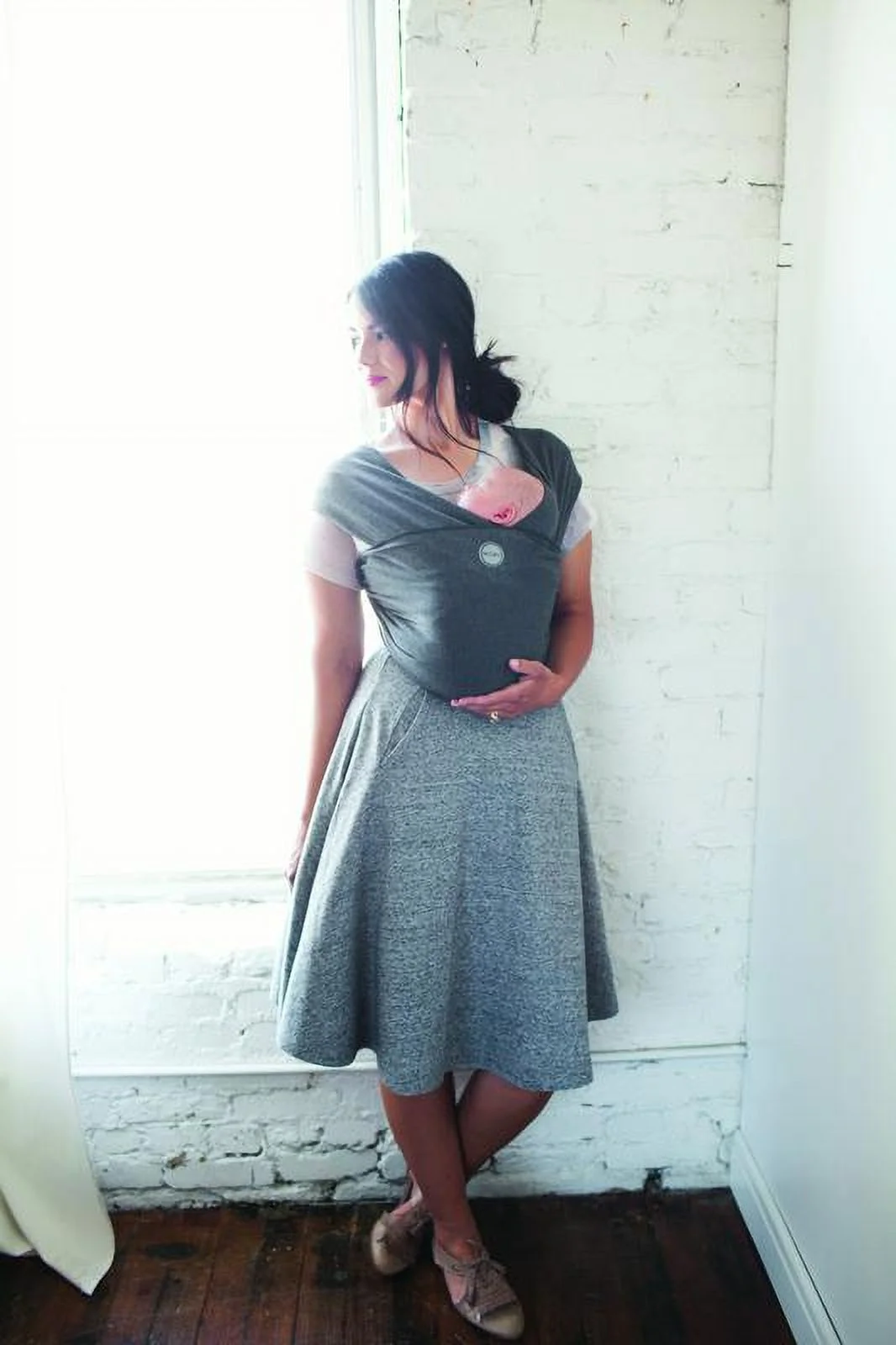 Moby Wrap Evolution Baby Wrap Carrier in Charcoal - Image 2