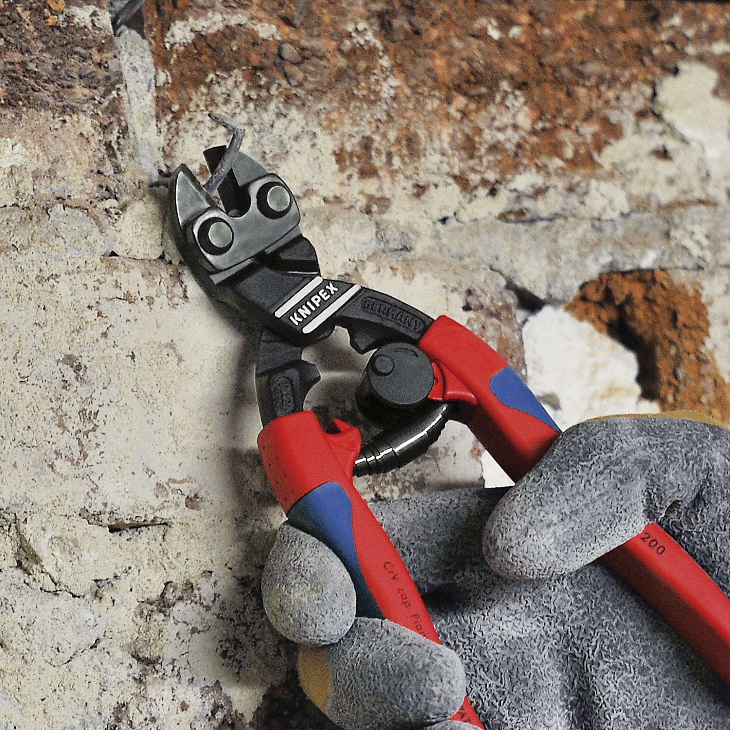 KNIPEX Tools 71 32 200 CoBolt High Leverage Compact Bolt Cutters with Blade Recess and Spring, Comfort Grip - Image 5