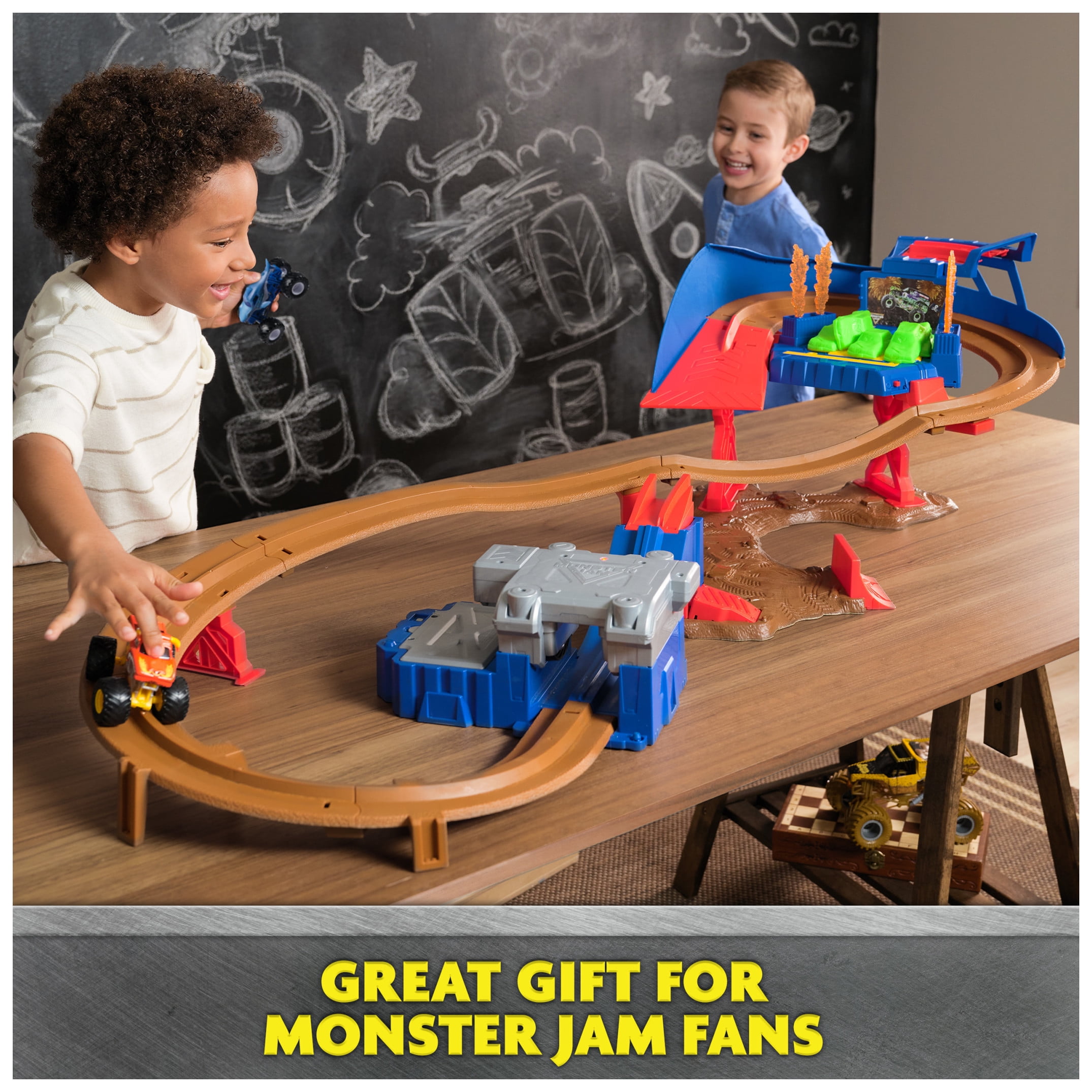 Monster Jam, Supercharge Speedway 46-inch Long Playset with 2 Monster Trucks, for Ages 3 and up - Image 3