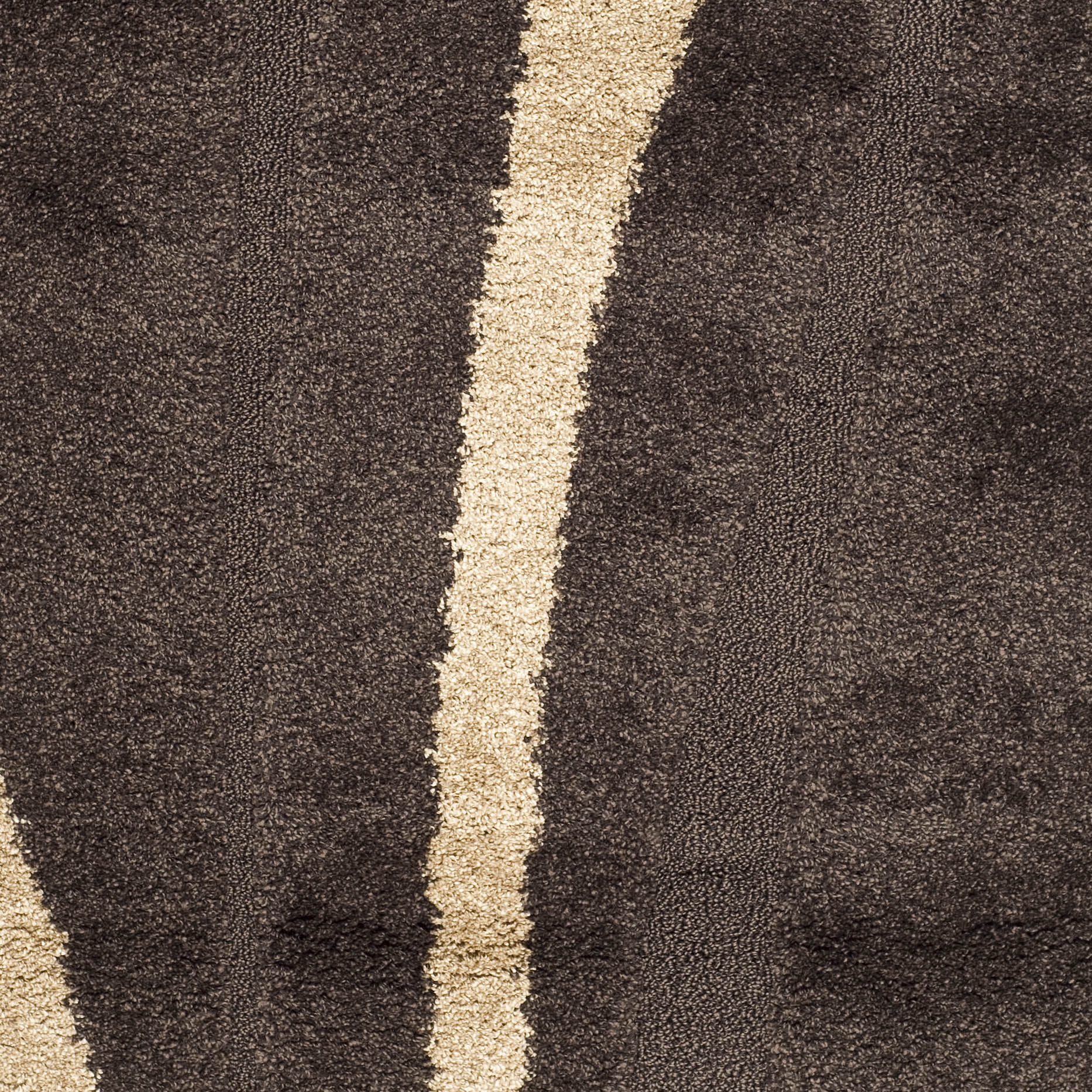 SAFAVIEH Florida Ellen Abstract Shag Area Rug, Dark Brown/Beige, 5'3" x 7'6" - Image 5