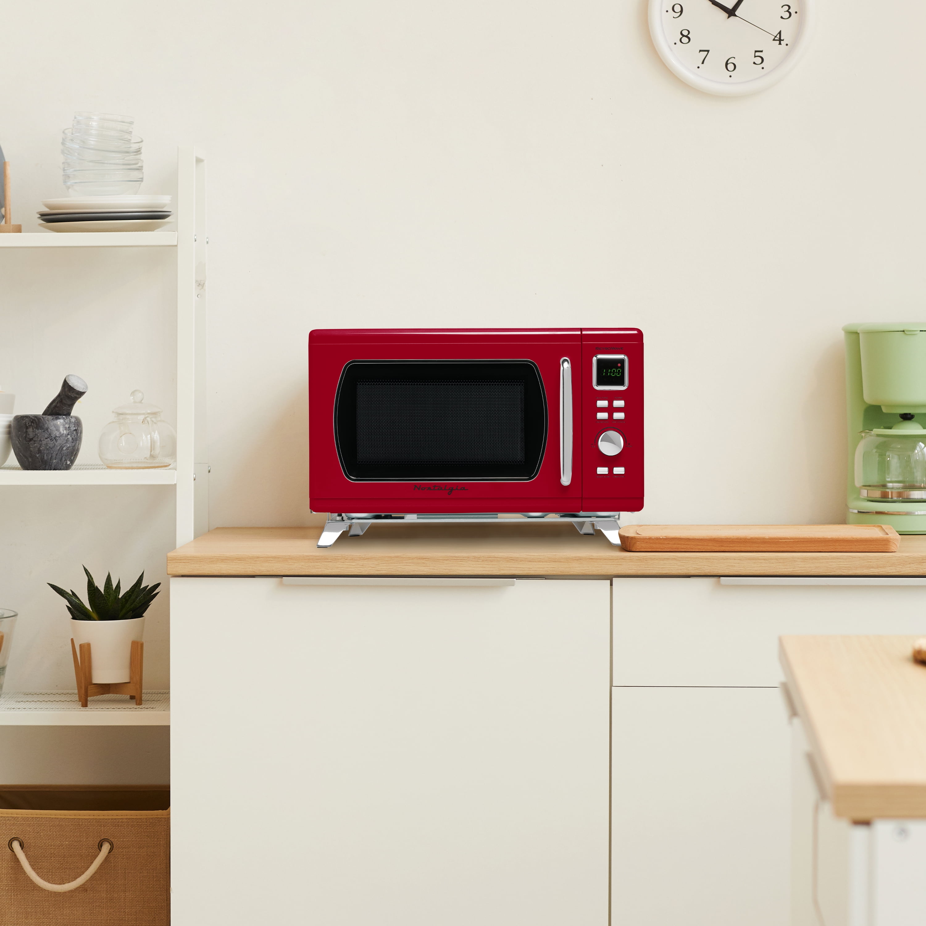 Nostalgia Mid-Century Retro Countertop Microwave Oven - Large 900-Watt - 0.9 cu ft - 8 Pre-Programmed Cooking Settings - Digital Clock - Kitchen Appliances - Red - Image 2