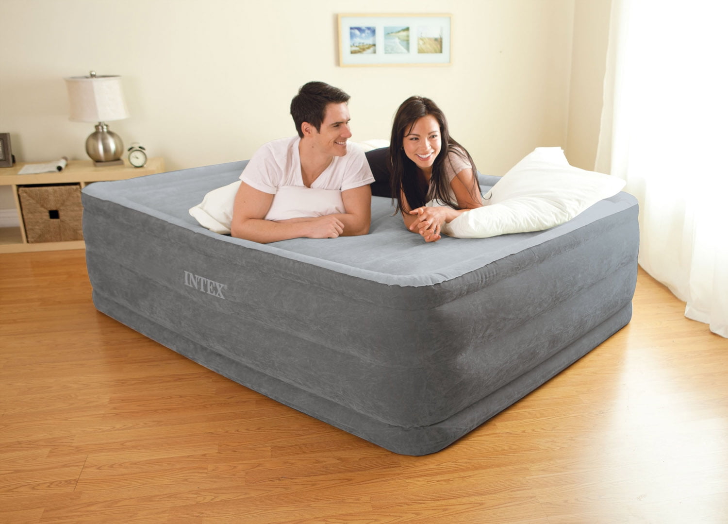 Intex 22" Queen Comfort Plush High Rise Durabeam Airbed Mattress with Built-In Pump - Image 5