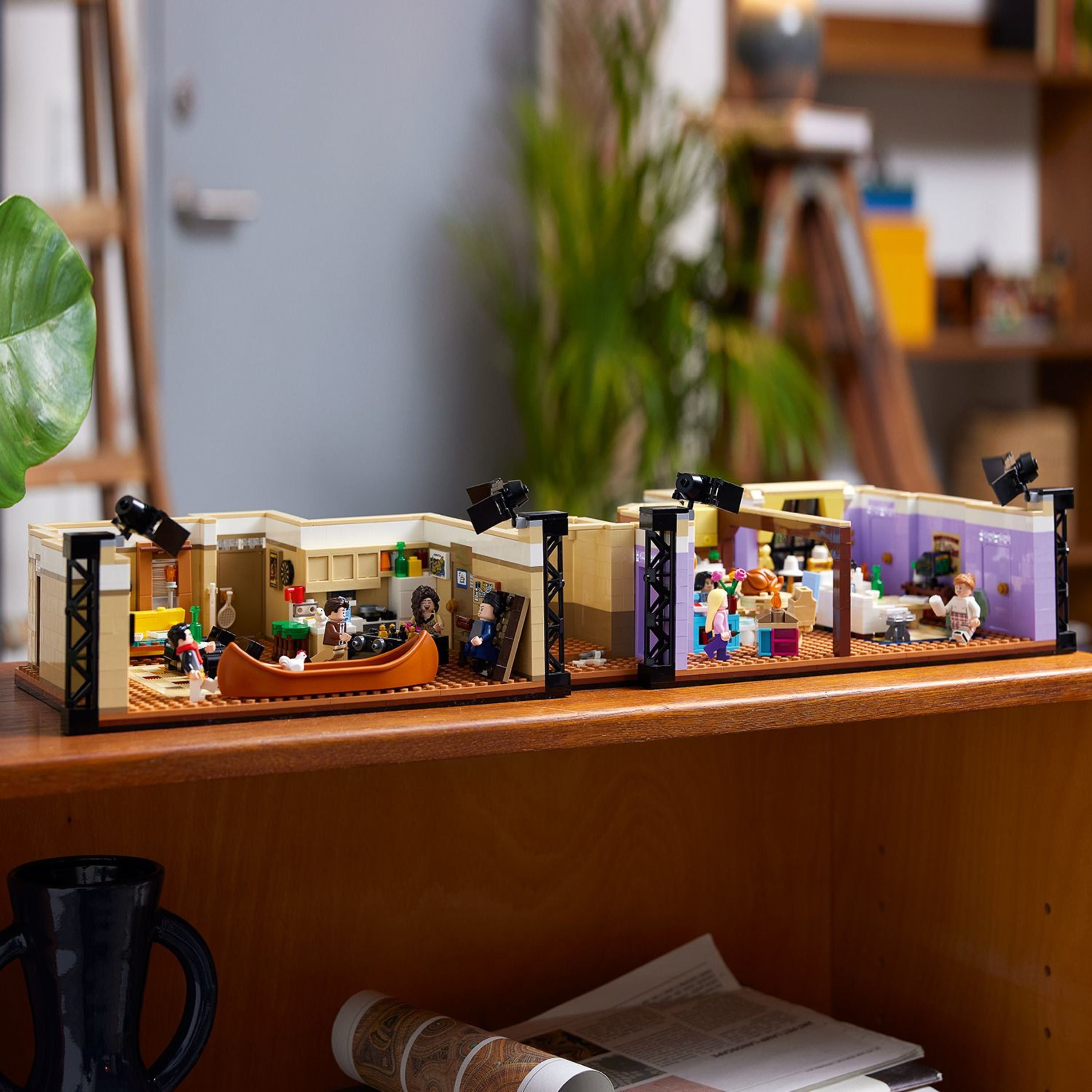 LEGO The Friends Apartments 10292 Building Kit; Build a Displayable Model with Details from the Iconic TV Show (2,048 Pieces) - Image 5