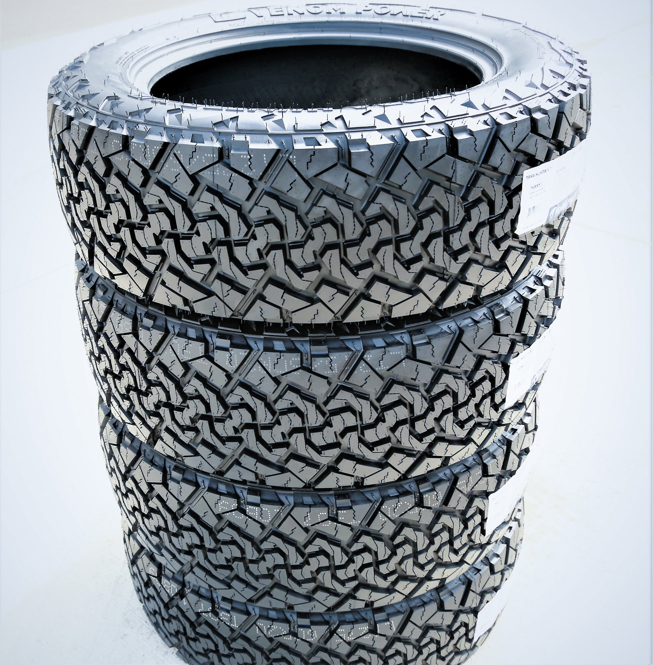 Venom Power Terra Hunter X/T 275/55R20 117T XL Extreme Terrain Tire - Image 3