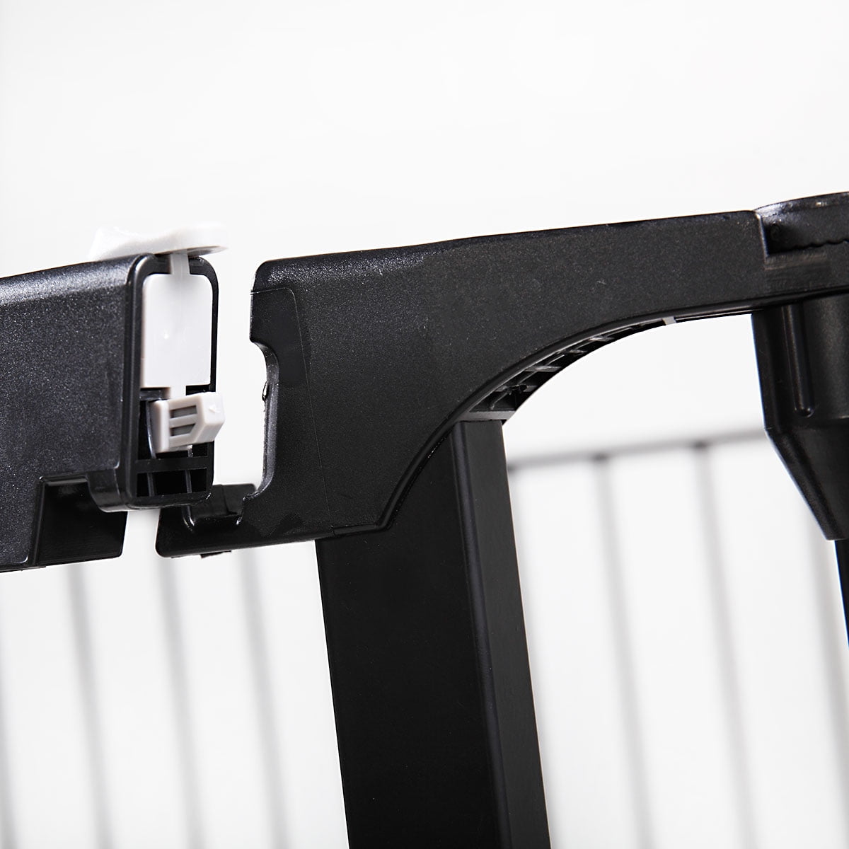 Hommoo Baby Gates with Swing Door, 6-panel Baby Pet Safety Gate, Foldable Barrier Gate, Black - Image 4