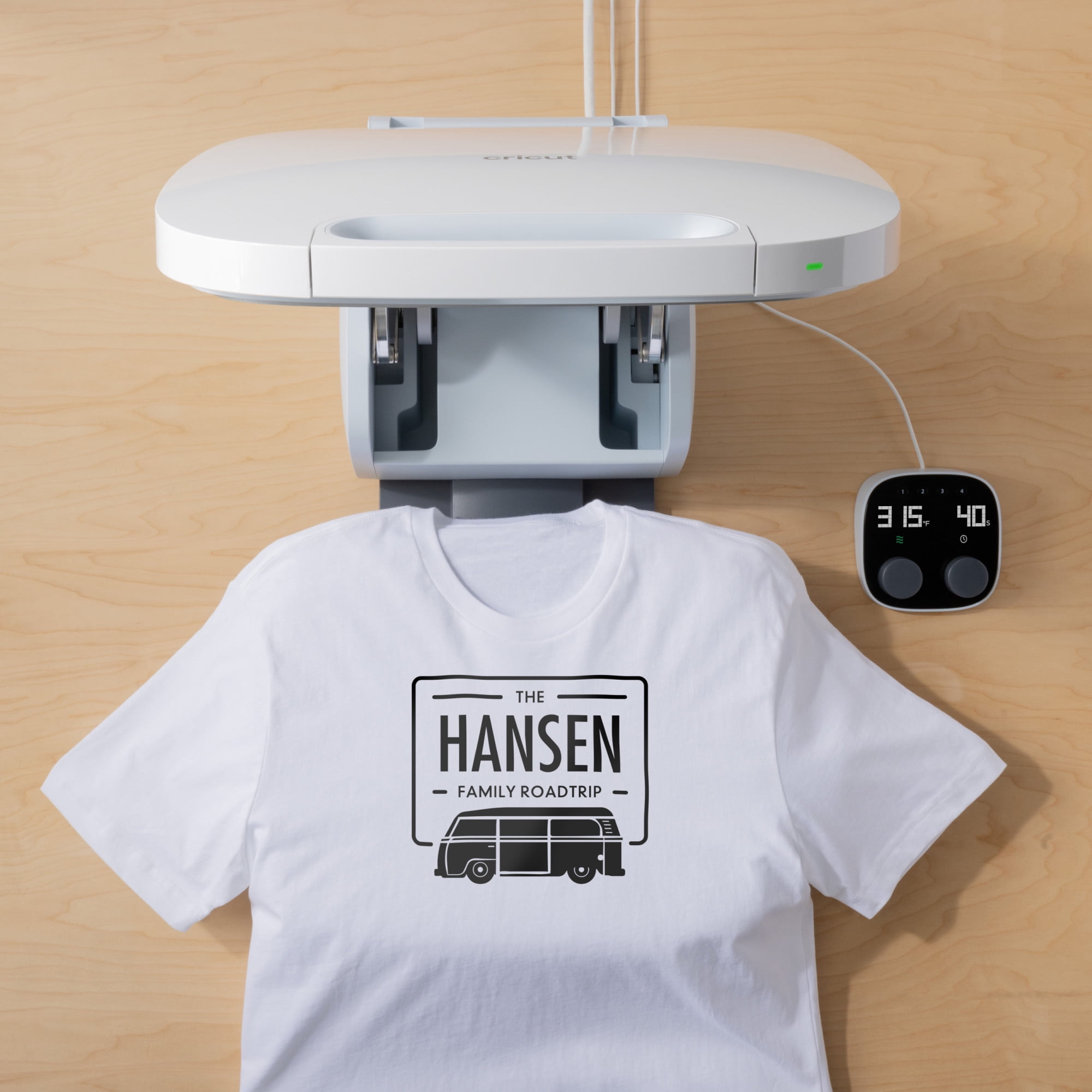 Cricut Venture Smart Iron-On Vinyl (25 in x 12 ft), 25" x 144" - Image 6