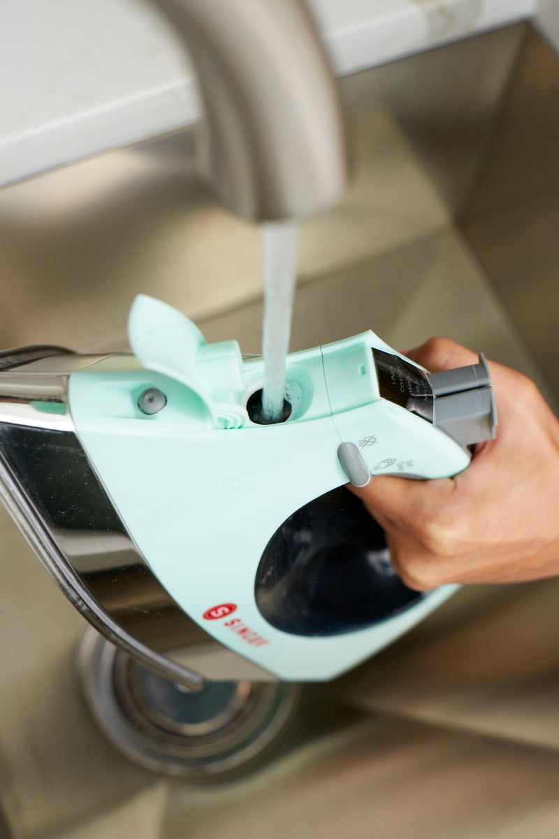 Singer® Steamcraft Plus™ Steam Clothes Iron, Mint/Gray - Image 5