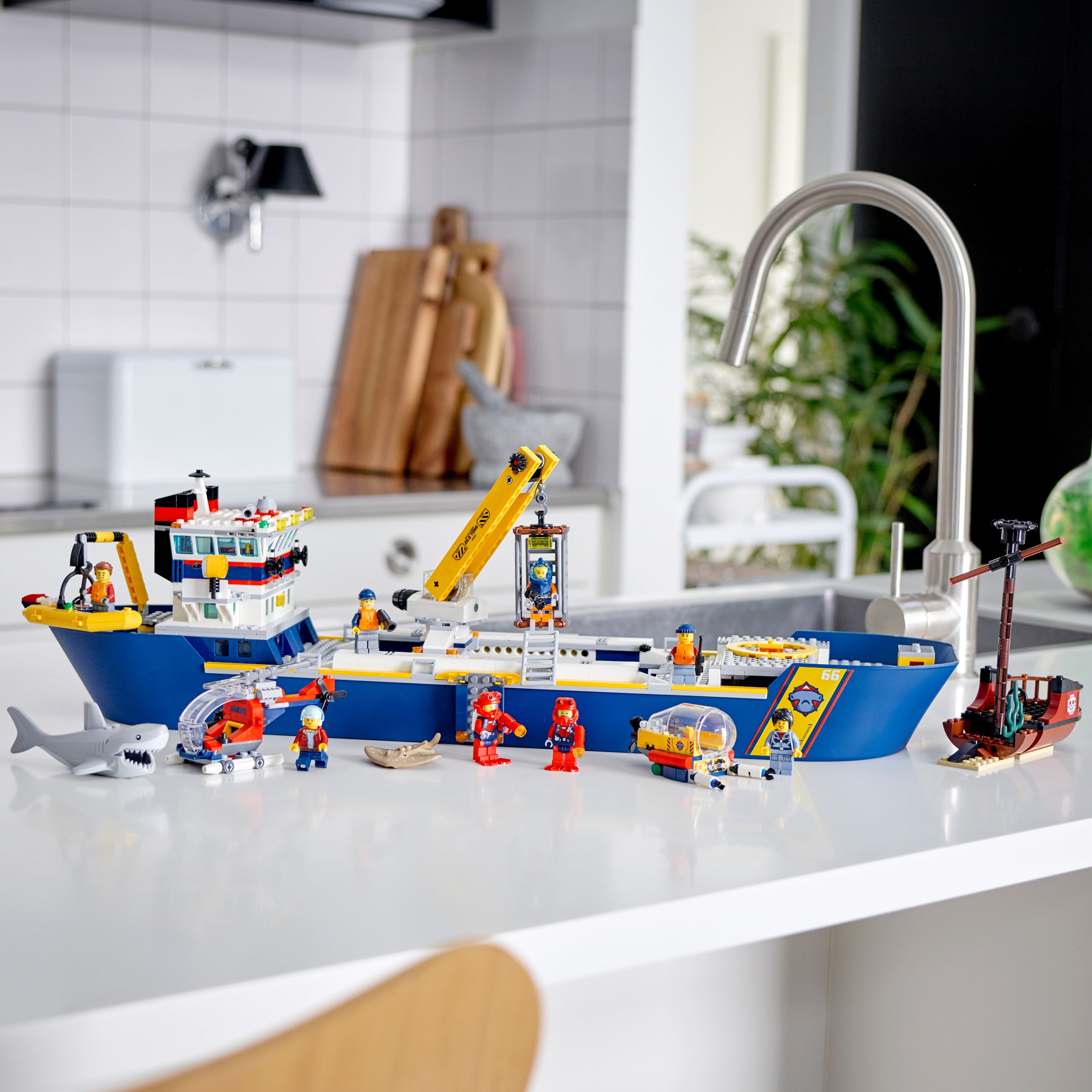 LEGO Ocean Exploration Ship 60266 Building Set (745 Pieces) - Image 2