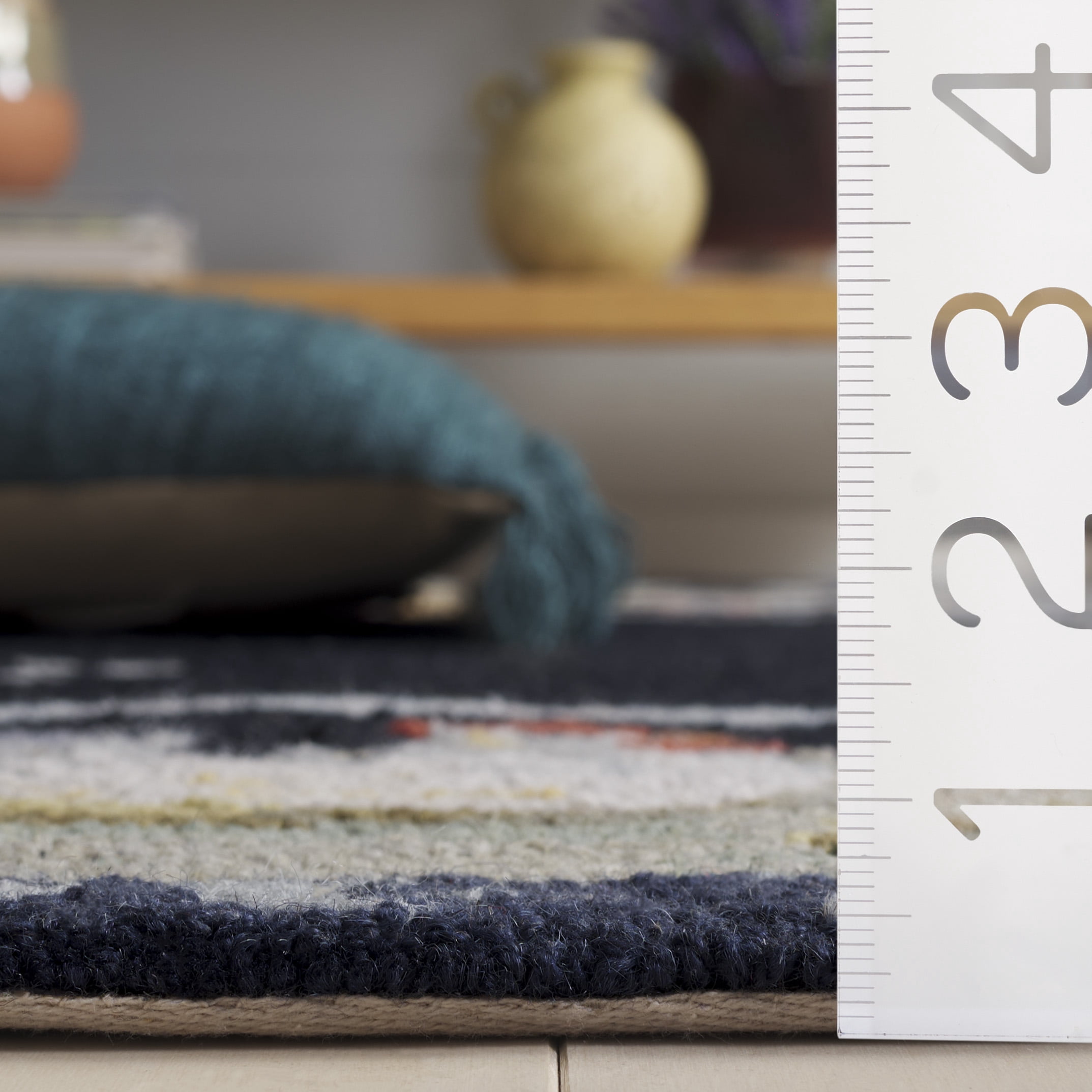 Safavieh Chelsea Lanford Animal Wool Runner Rug, Black, 2'6" x 8' - Image 3