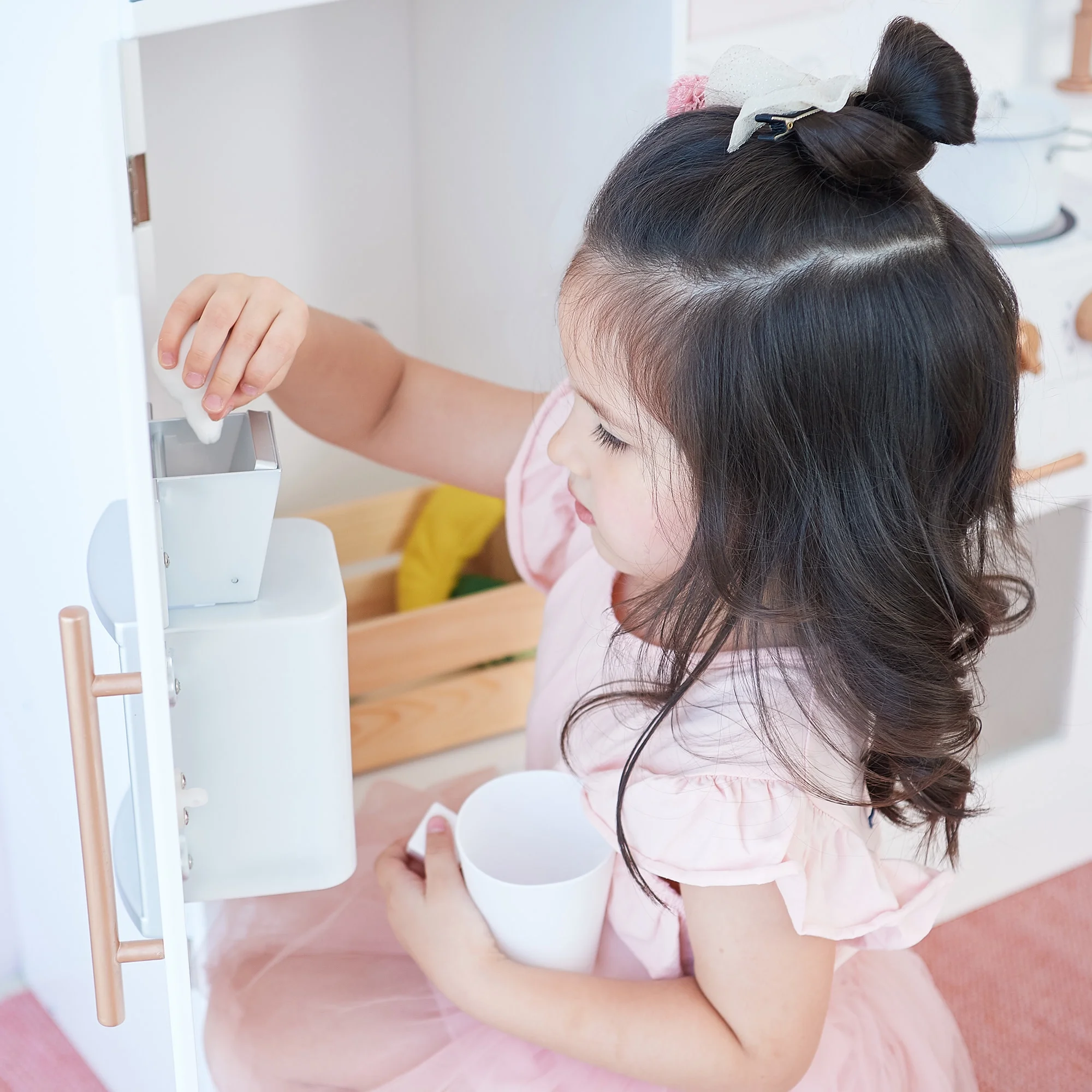 Teamson Kids Little Chef Paris Modular Play Kitchen with Refrigerator, Range Stovetop Oven, Sink, Ice Maker, White/Rose Gold - Image 3