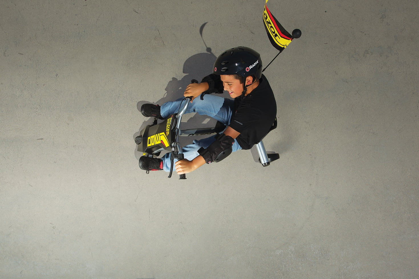 Razor Power Rider 360 - Yellow / Black, 12V Electric Tricycle, up to 9 mph, for Child Ages 8+ - Image 4