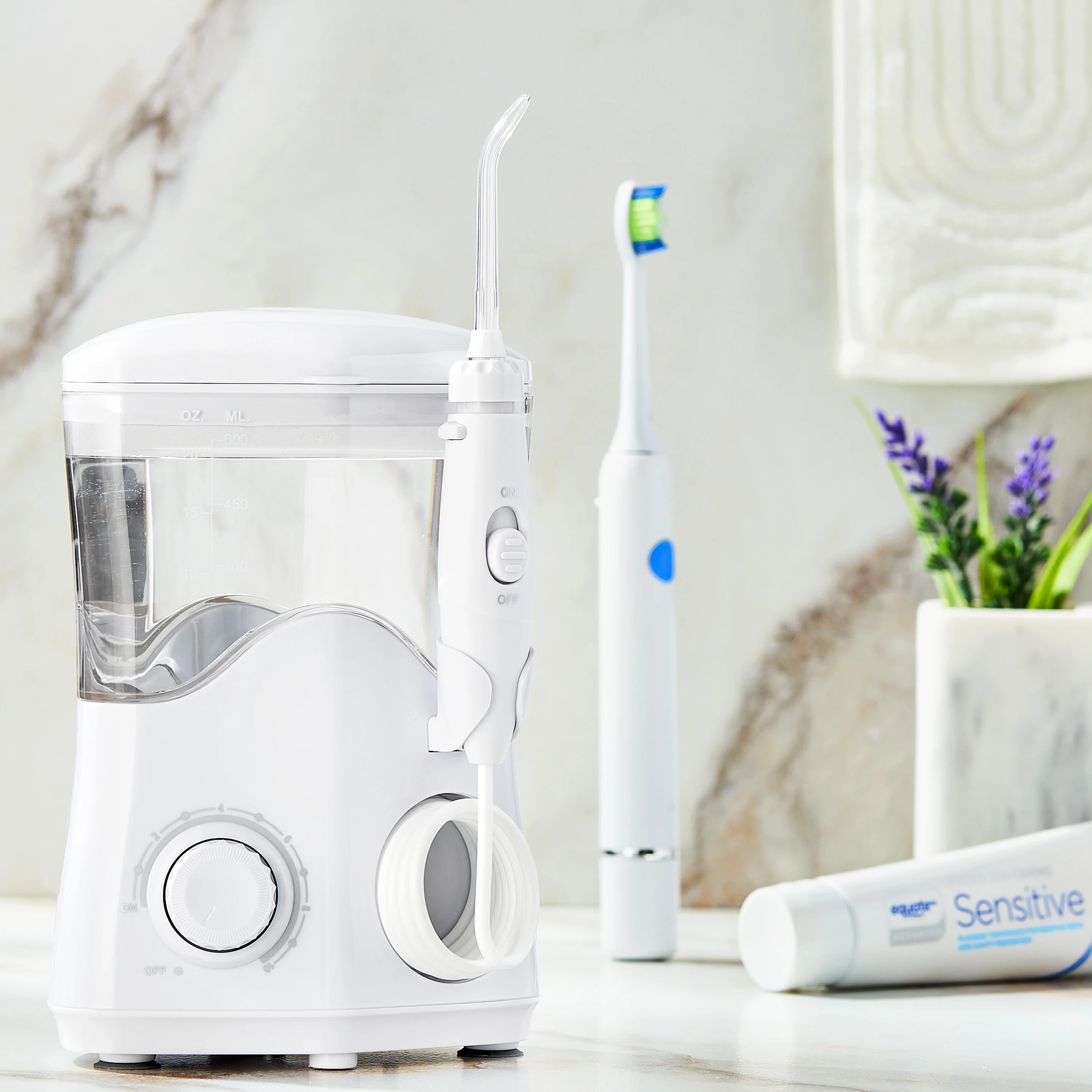 Equate Premium Countertop Water Flosser with Flosser Tips and 120 Seconds of Water Capacity (1 Water Flosser, 6 Flosser Tips) - Image 3