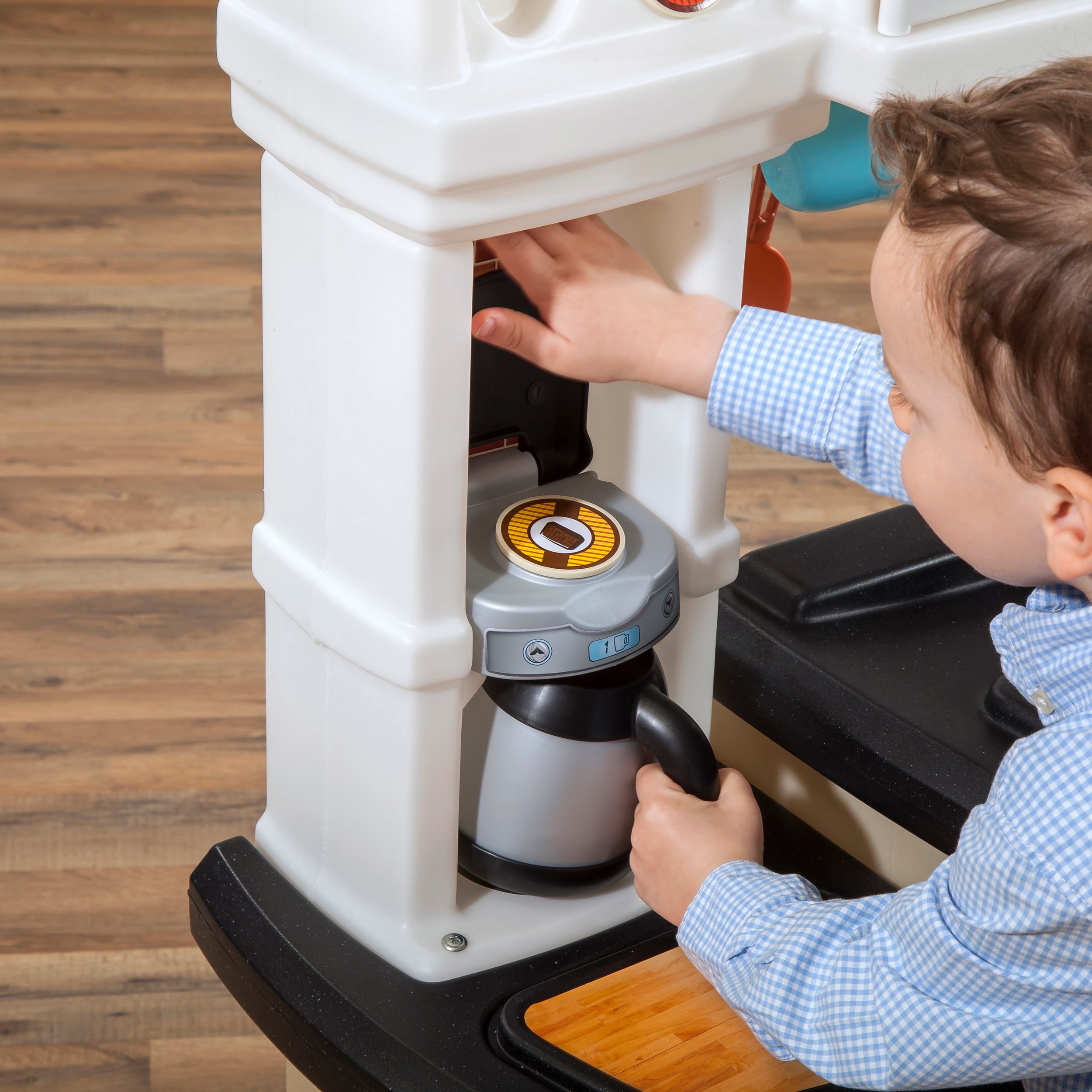 Step2 Great Gourmet Tan and White Plastic Kid Kitchen Playset includes 35 Piece Toy Kitchen Playset - Image 12