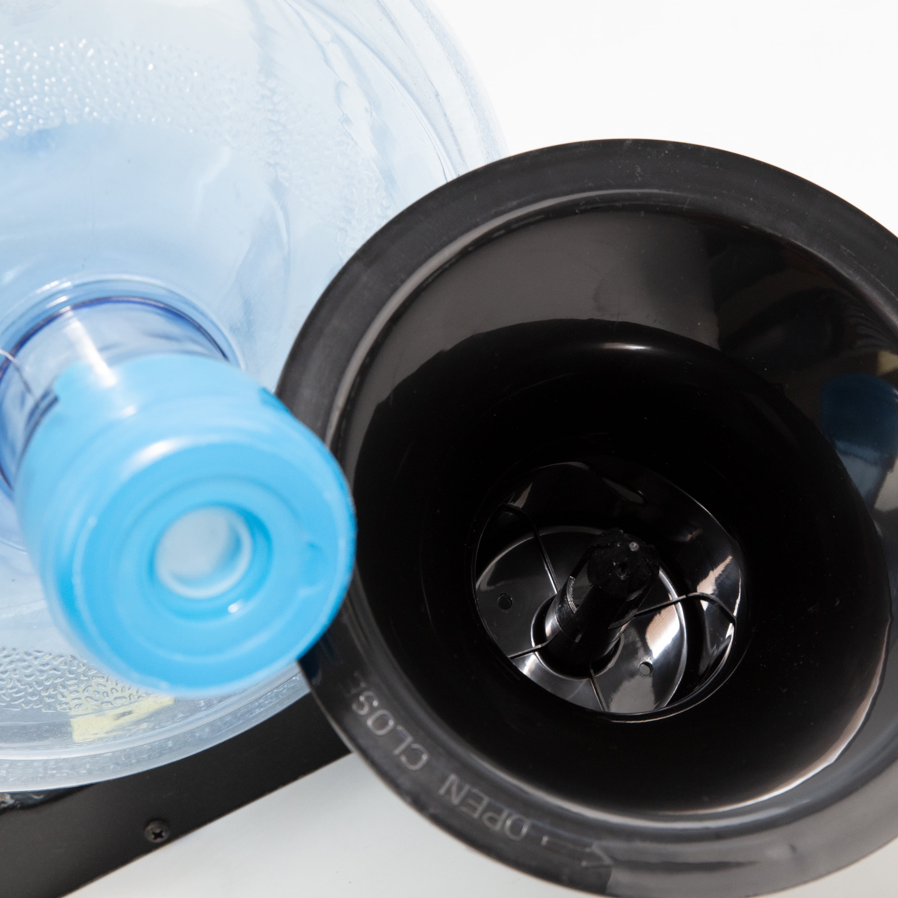 Avanti Countertop Thermoelectric Hot and Cold Water Dispenser, in Stainless Steel (WDT40Q3S-IS) - Image 2