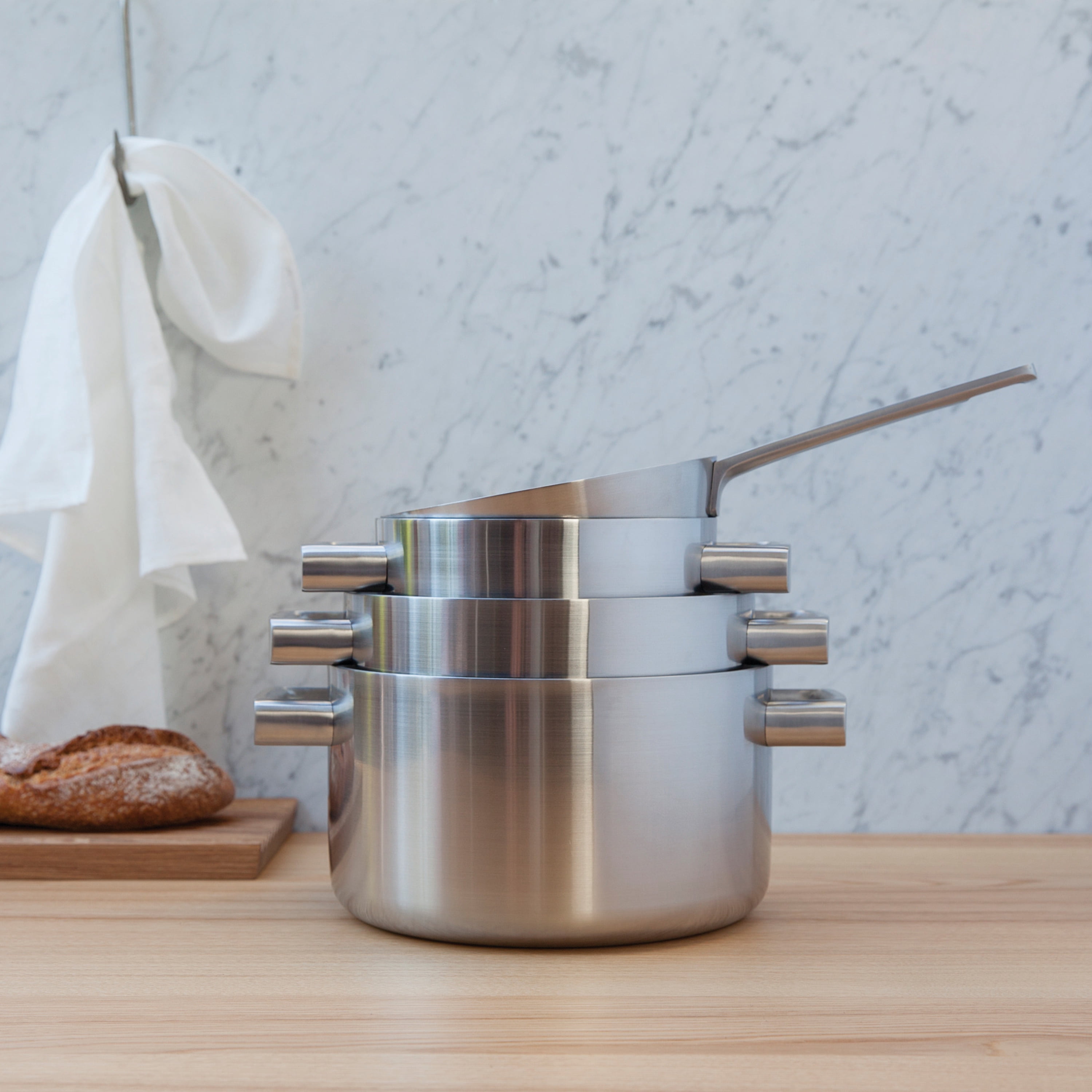 BergHOFF Ron 7" 18/10 Stainless Steel 5-Ply Conical Sauce Pan - Image 3