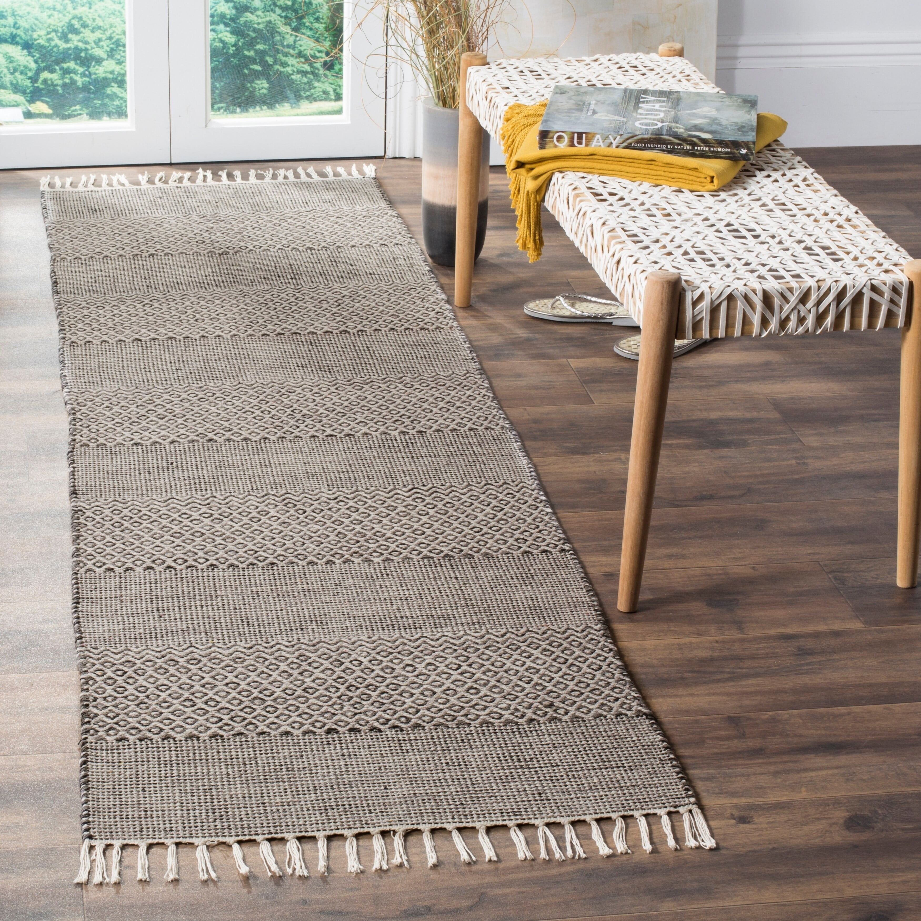 SAFAVIEH Montauk Karlene Geometric Striped Cotton Area Rug, Ivory/Anthracite, 5' x 8' - Image 7