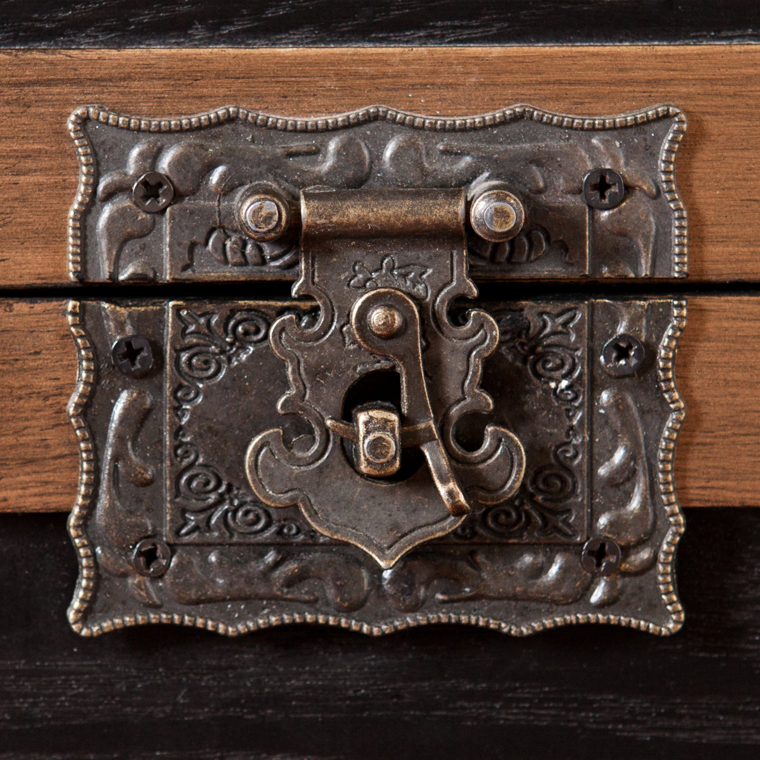 Charles Vintage Travel Trunk End Table, Black and Bronze - Image 15