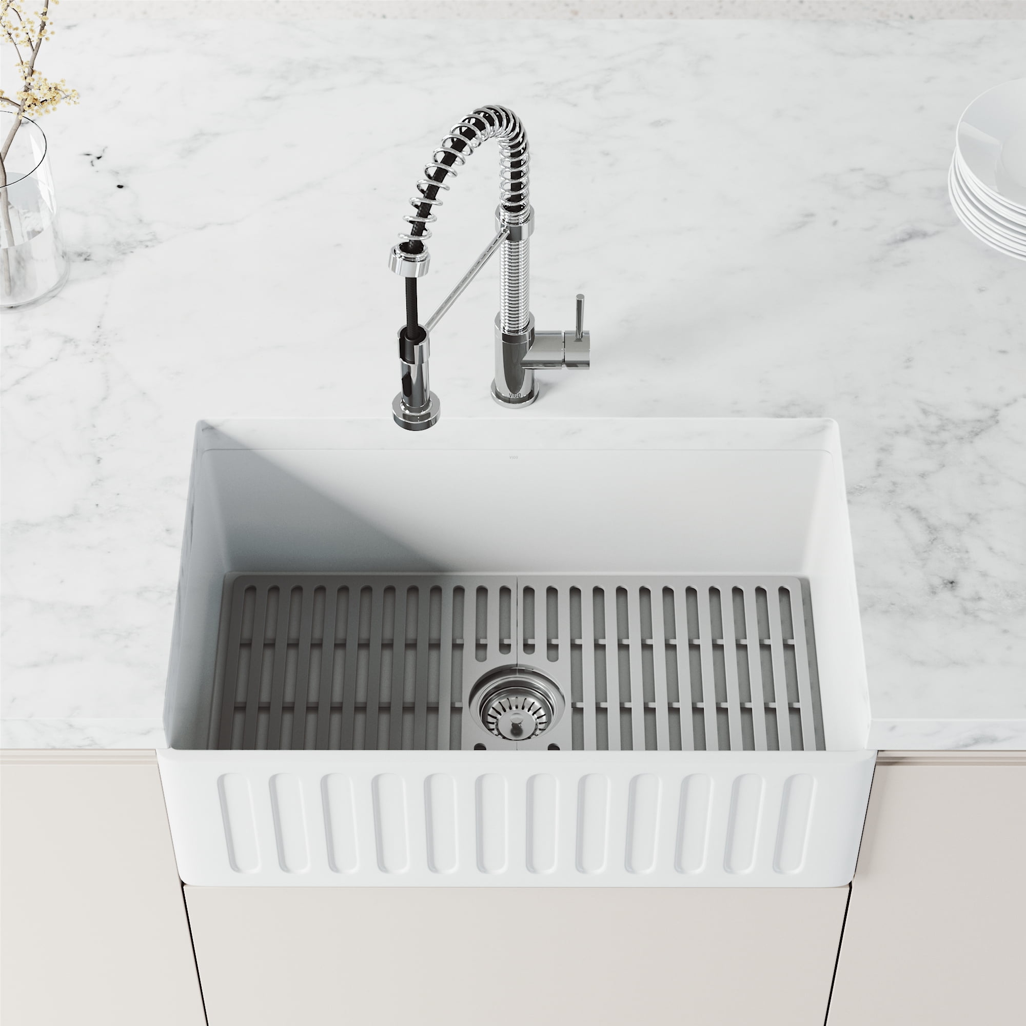 VIGO Edison Single Handle Pull-Down Sprayer Kitchen Faucet in Chrome - Image 12