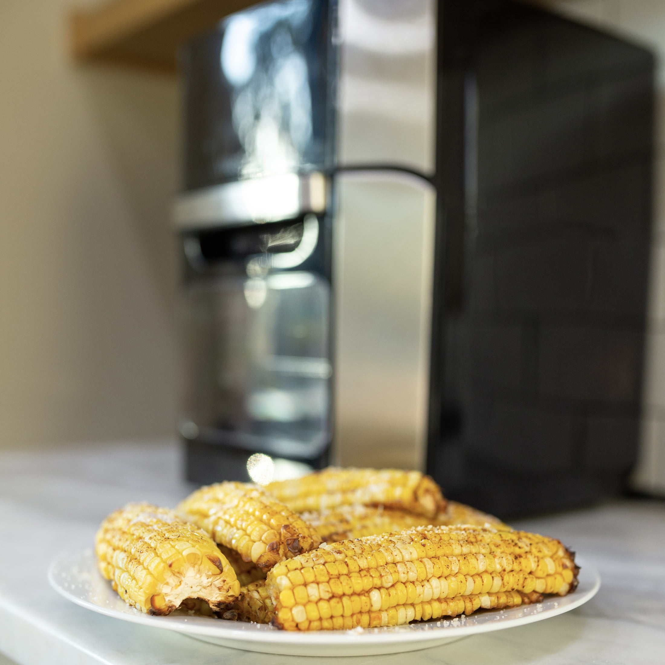 West Bend XL Digital Air Fryer Oven with 10 Presets and 6 Functions, 12.6 Qt Capacity, in Black (AFWB12BK13) - Image 9