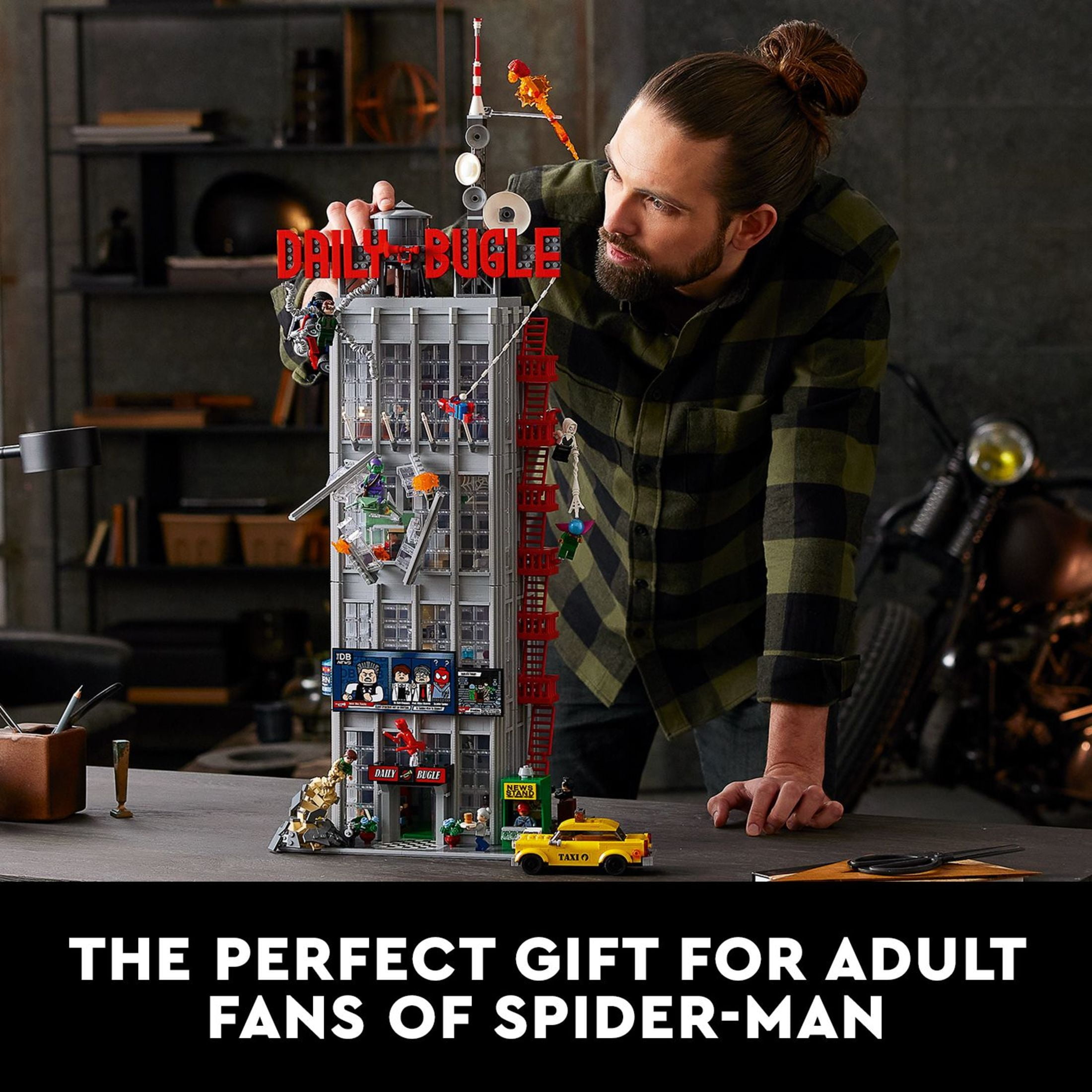 LEGO Marvel Spider-Man Daily Bugle Building Sets for Adults - Display as Office or Bookshelf Decor - Gifts for Men & Women Fans - 25 Minifigures - 76178 - Image 3