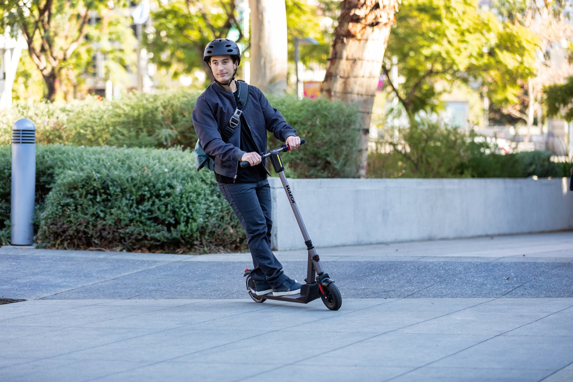 Razor E Prime III Electric Scooter for Adults, up to 18 mph & 15-mile Range, Foldable & Lightweight - Image 12