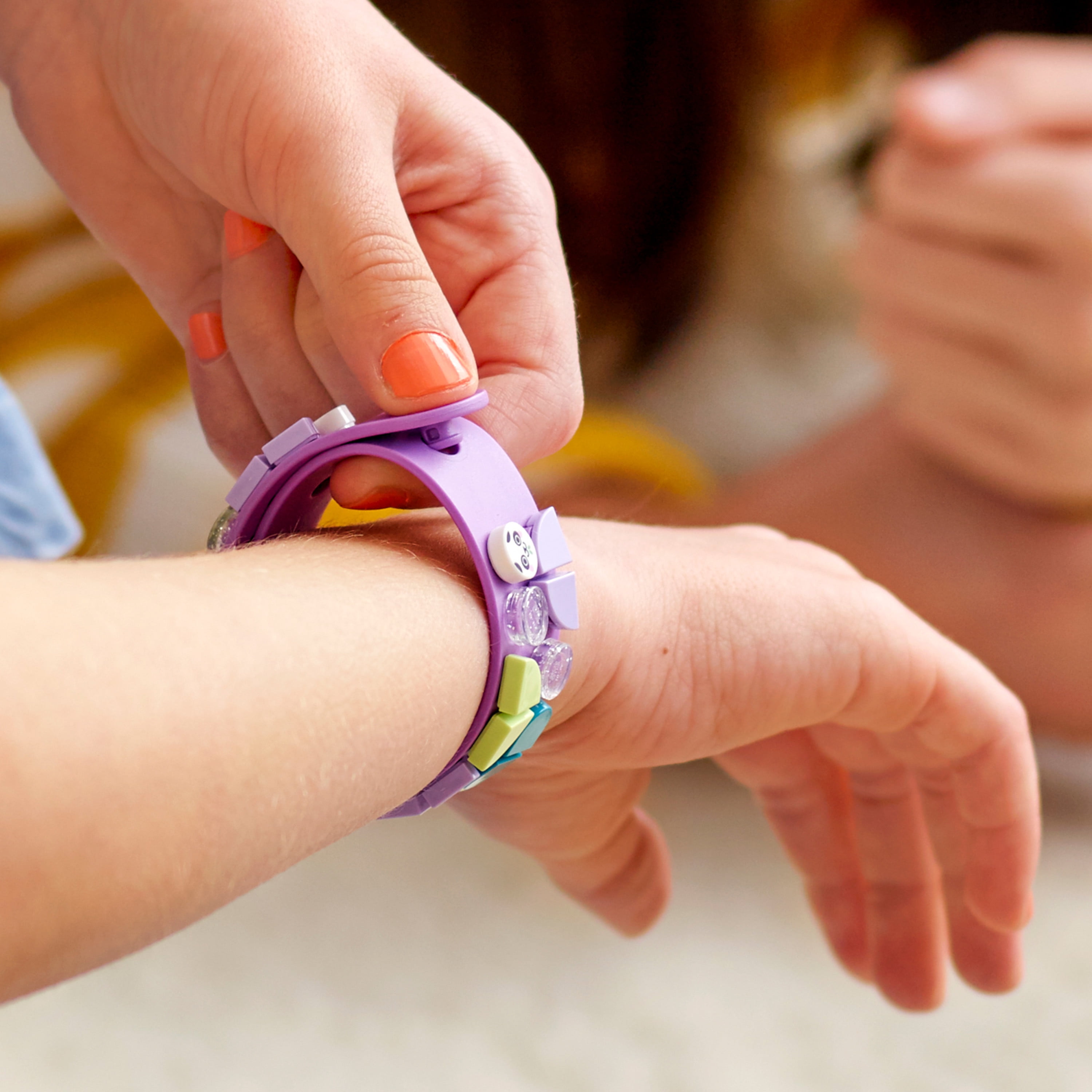 LEGO DOTS Bracelet Mega Pack 41913 DIY Creative Craft Bracelet-Making Kit, Building Toy for Kids (300 Pieces) - Image 2