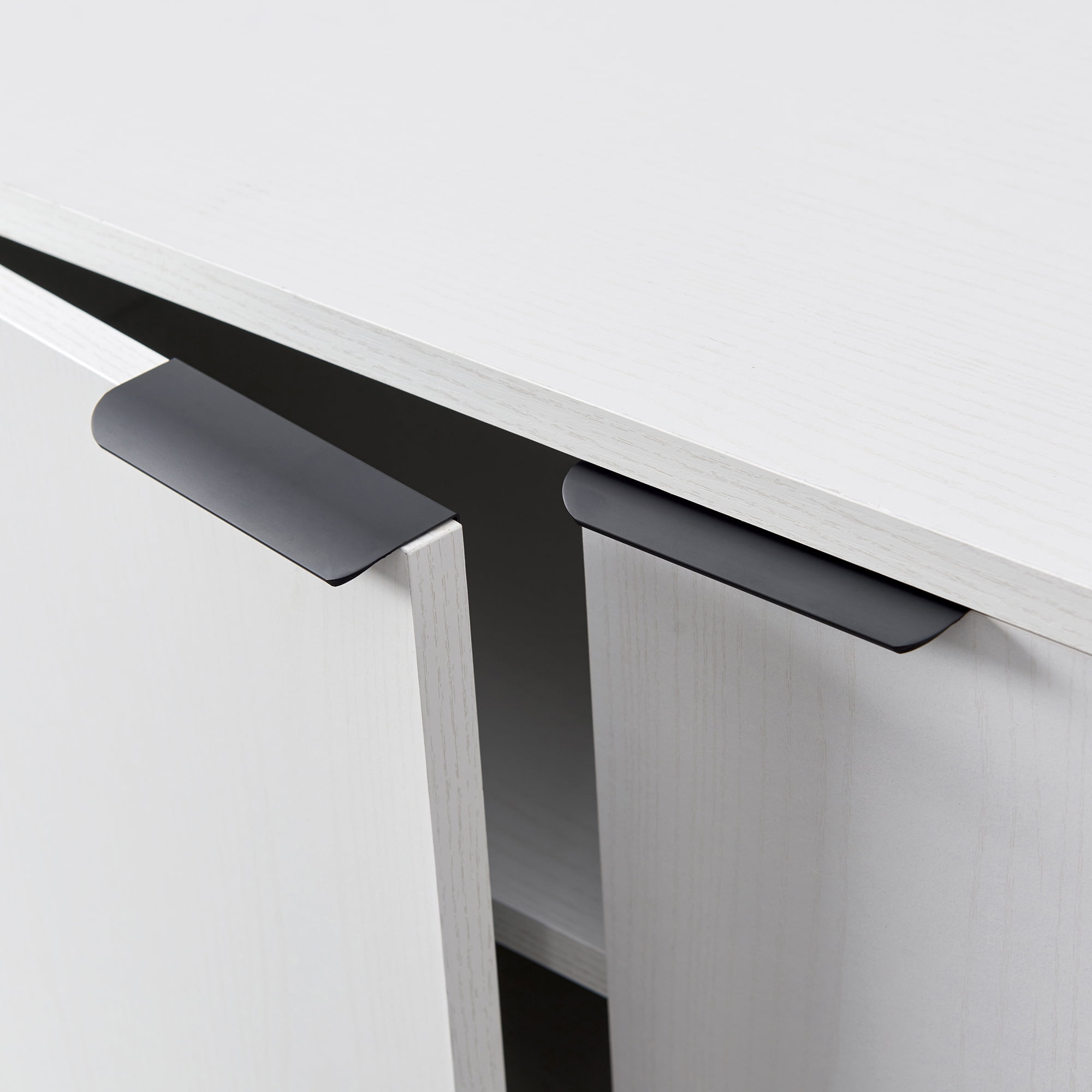 Evelyn&Zoe Campello Rectangular TV Stand for TV's up to 78", White - Image 4