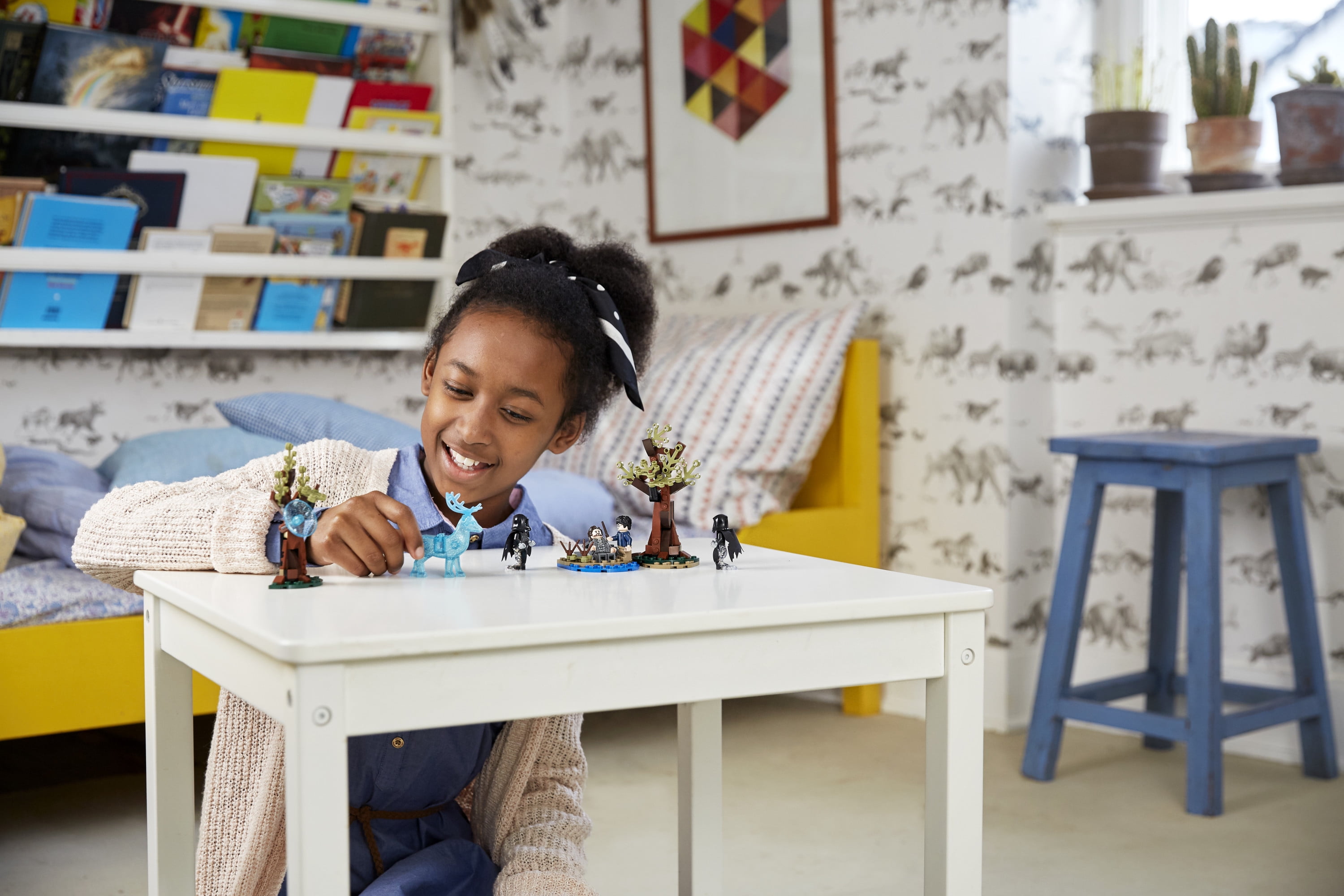 LEGO Harry Potter Expecto Patronum 75945 Forbidden Forest Wizard Building Set - Image 2