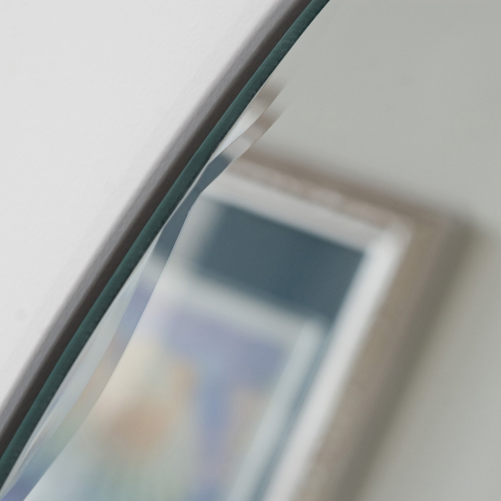 Décor Wonderland Frameless Oval Scallop Beveled Mirror 23.6 inx31.5 in - Image 6