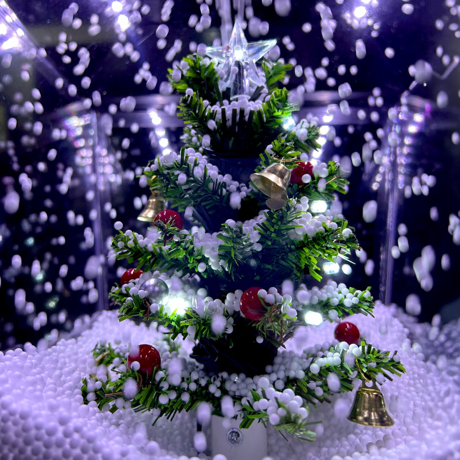 Fraser Hill Farm 5.9 ft Musical Snowy Christmas Street Lamp in Black, FSSL071A-BLK2 - Image 7