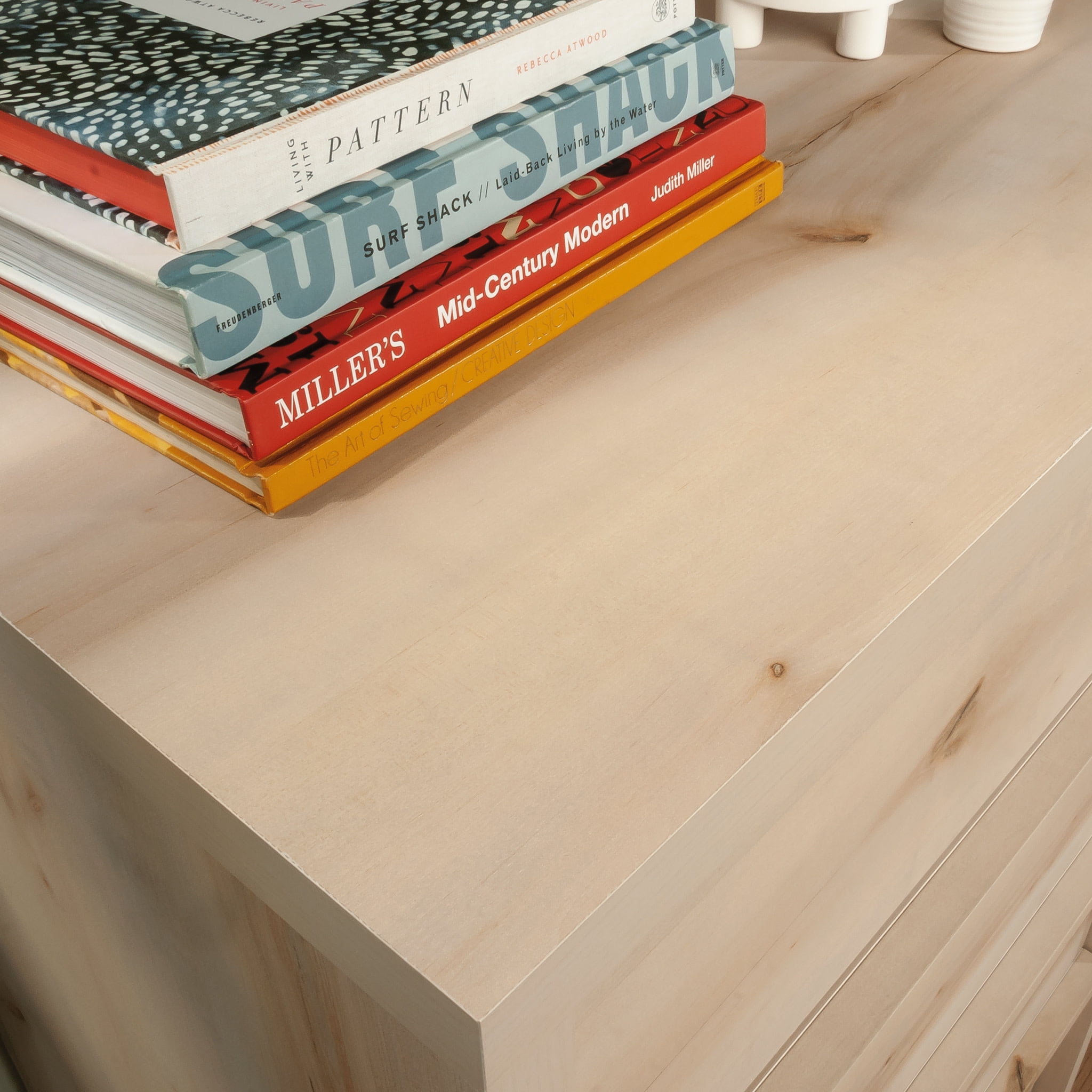 Sauder Harvey Park 4-Drawer Bedroom Chest, Pacific Maple Finish - Image 4