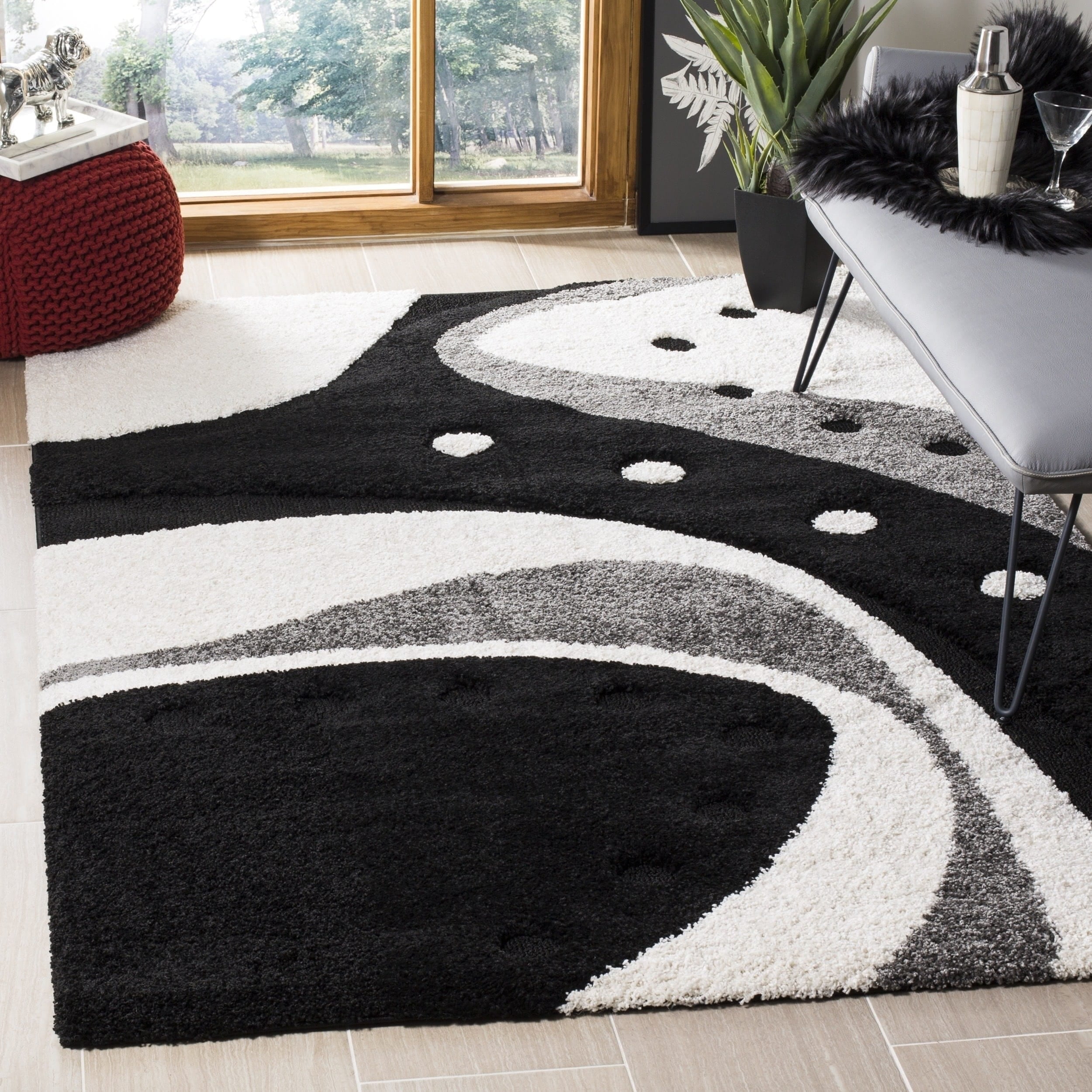 SAFAVIEH Florida Laidley Geometric Shag Area Rug, Black/Ivory, 6' x 9' - Image 4