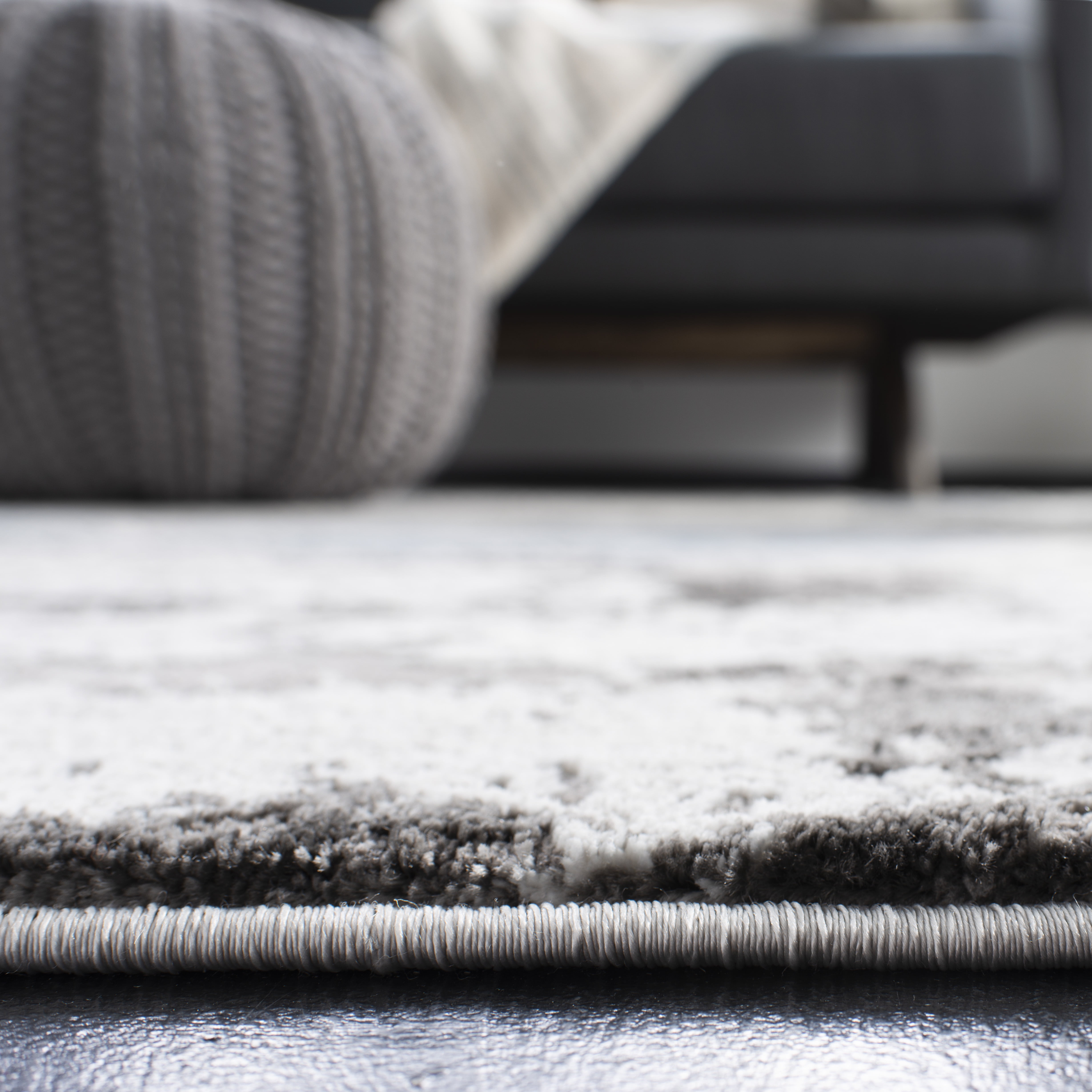 SAFAVIEH Craft Constantine Abstract Area Rug, Grey/Dark Grey, 5'3" x 7'6" - Image 5