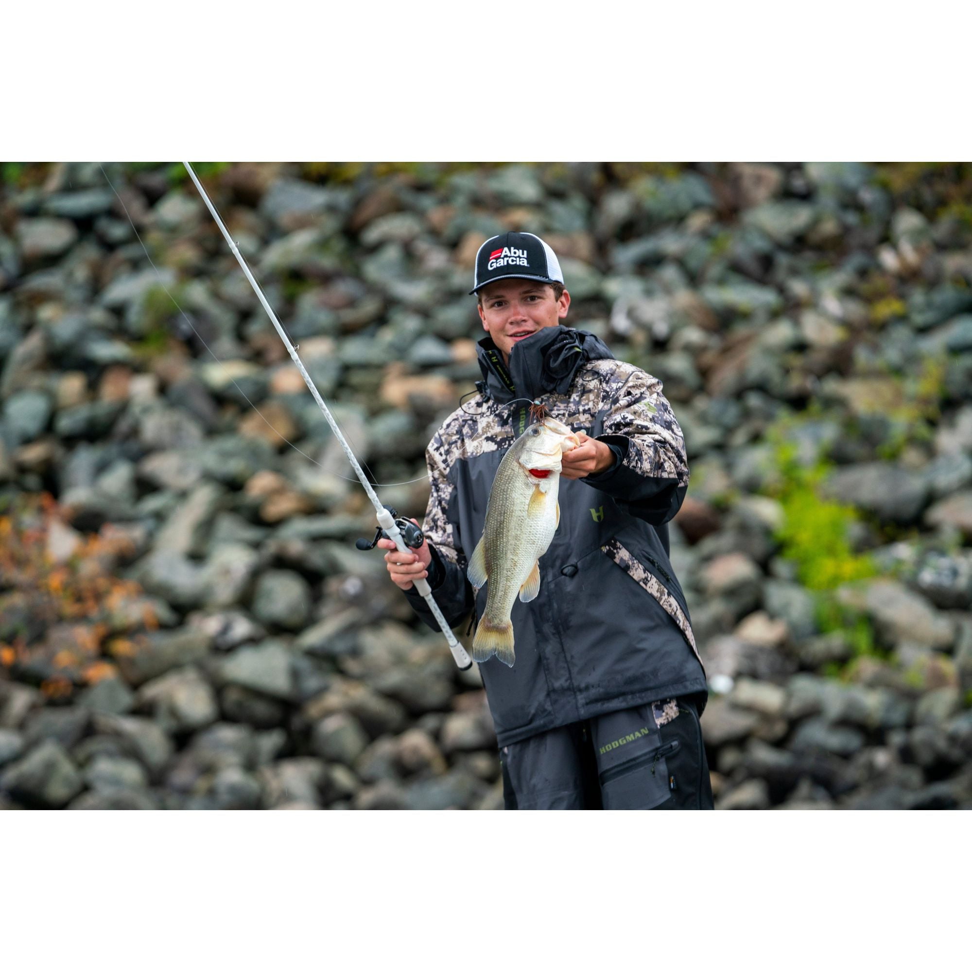 Abu Garcia 6’10” Veritas Casting Fishing Rod, 1 Piece Rod - Image 2