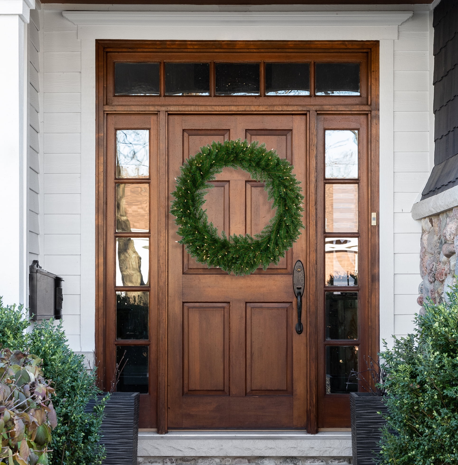 36" Pre-Lit Eastern Pine Artificial Christmas Wreath - Clear Lights - Image 5